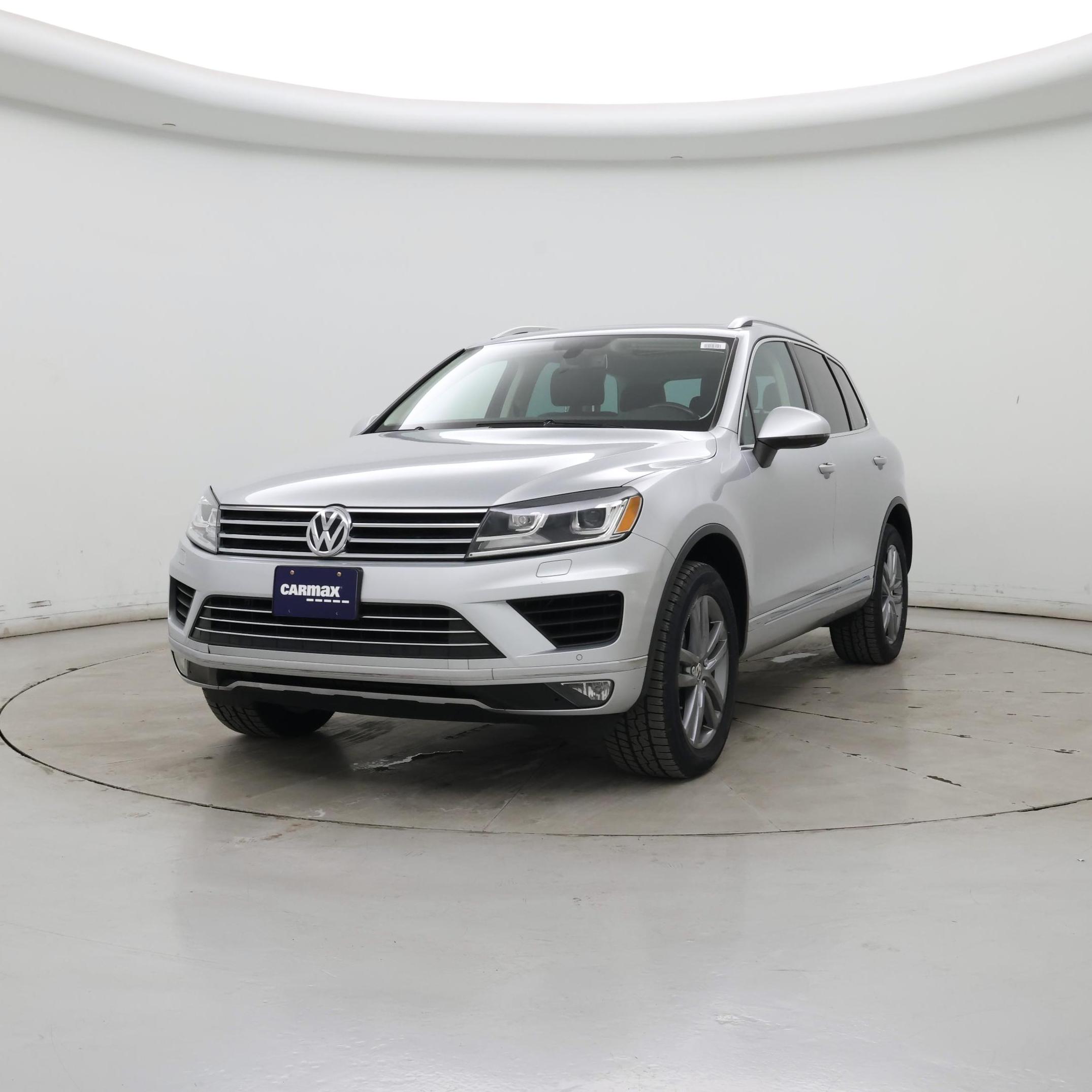 Thumbnail: 2015 Volkswagen Touareg - 4