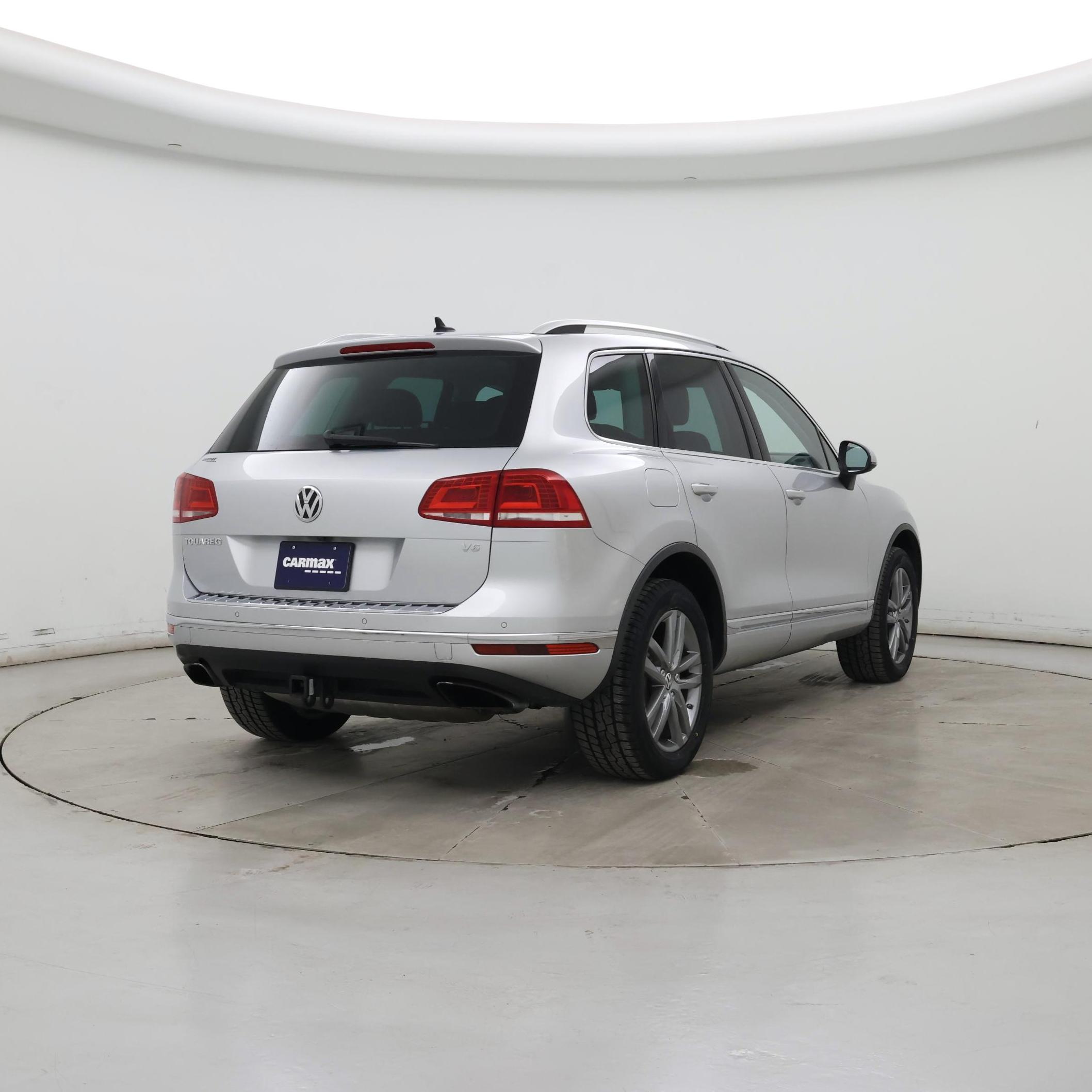 Thumbnail: 2015 Volkswagen Touareg - 8