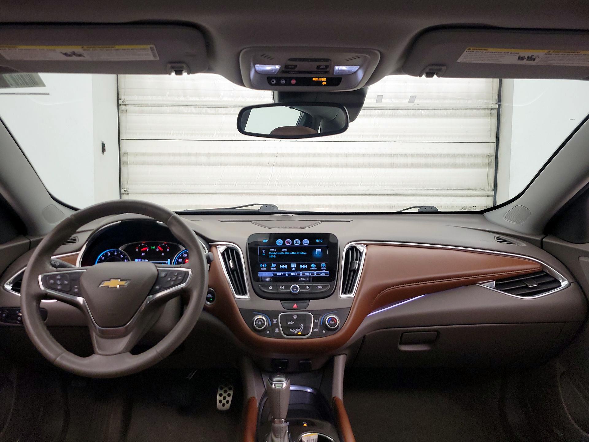 Thumbnail: 2016 Chevrolet Malibu - 9