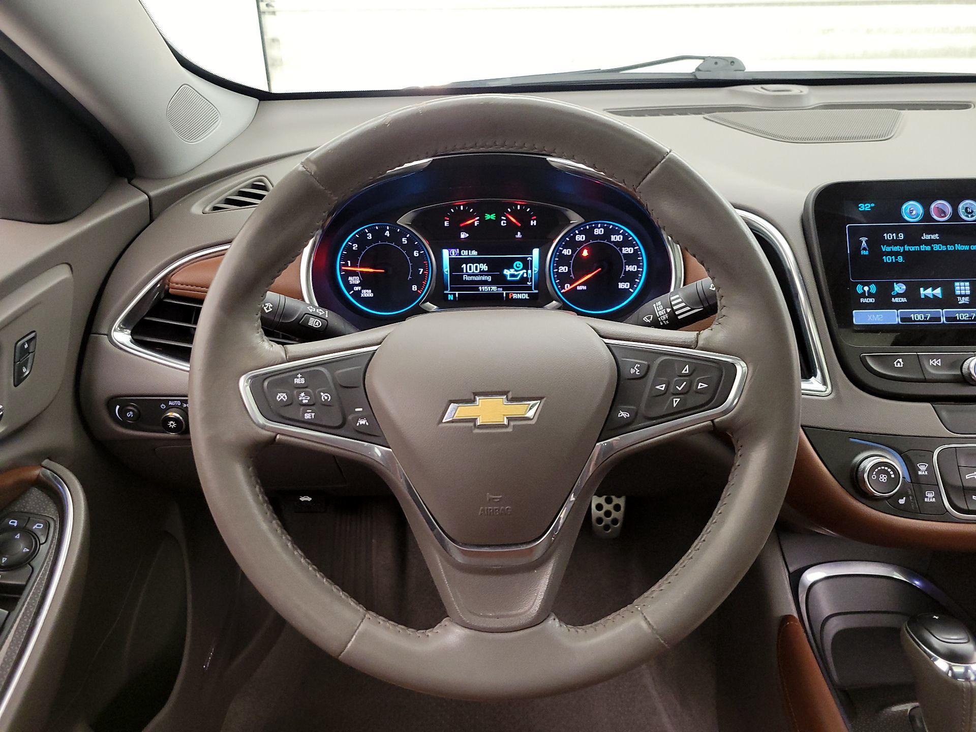 Thumbnail: 2016 Chevrolet Malibu - 10