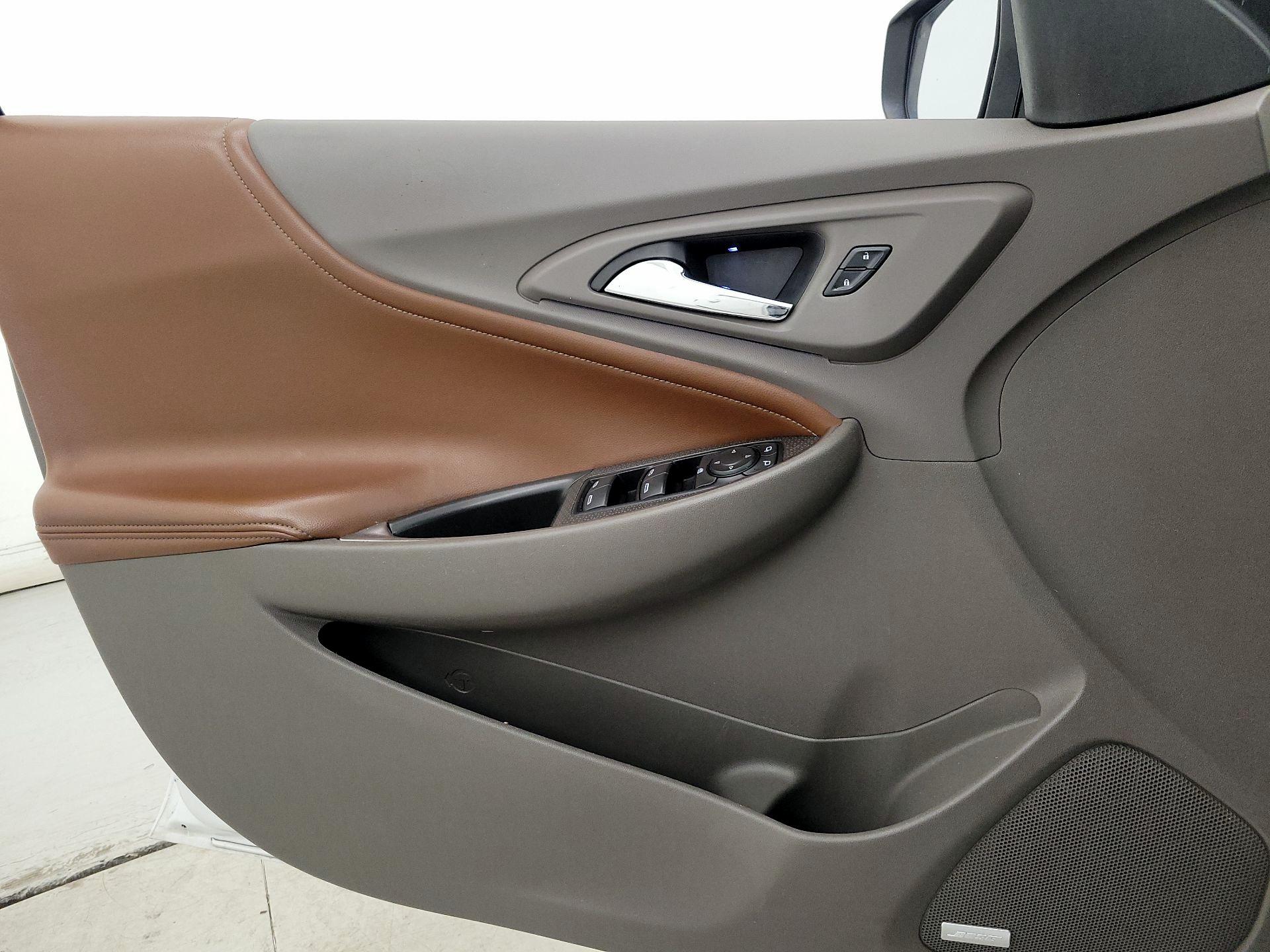 Thumbnail: 2016 Chevrolet Malibu - 12