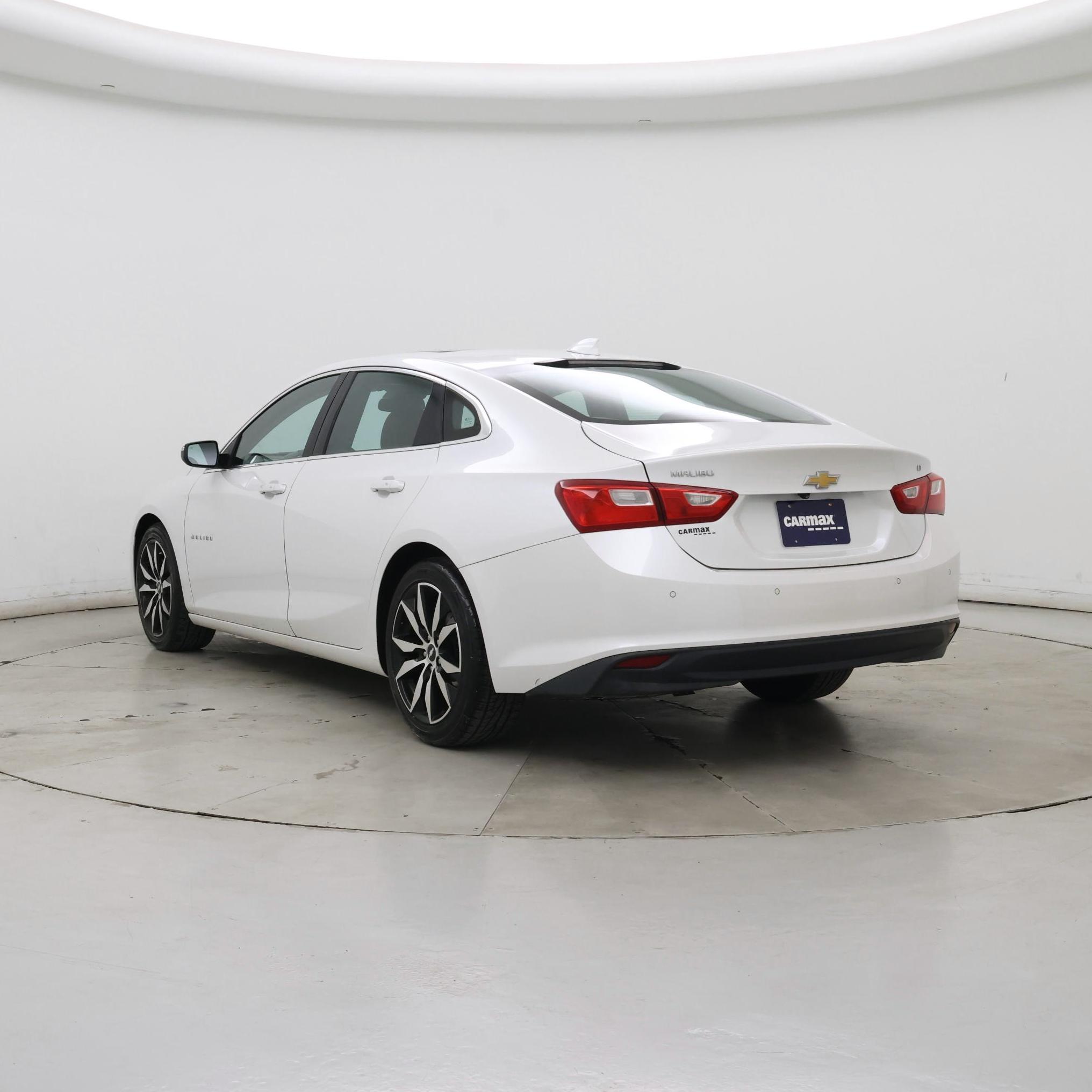 Thumbnail: 2016 Chevrolet Malibu - 2