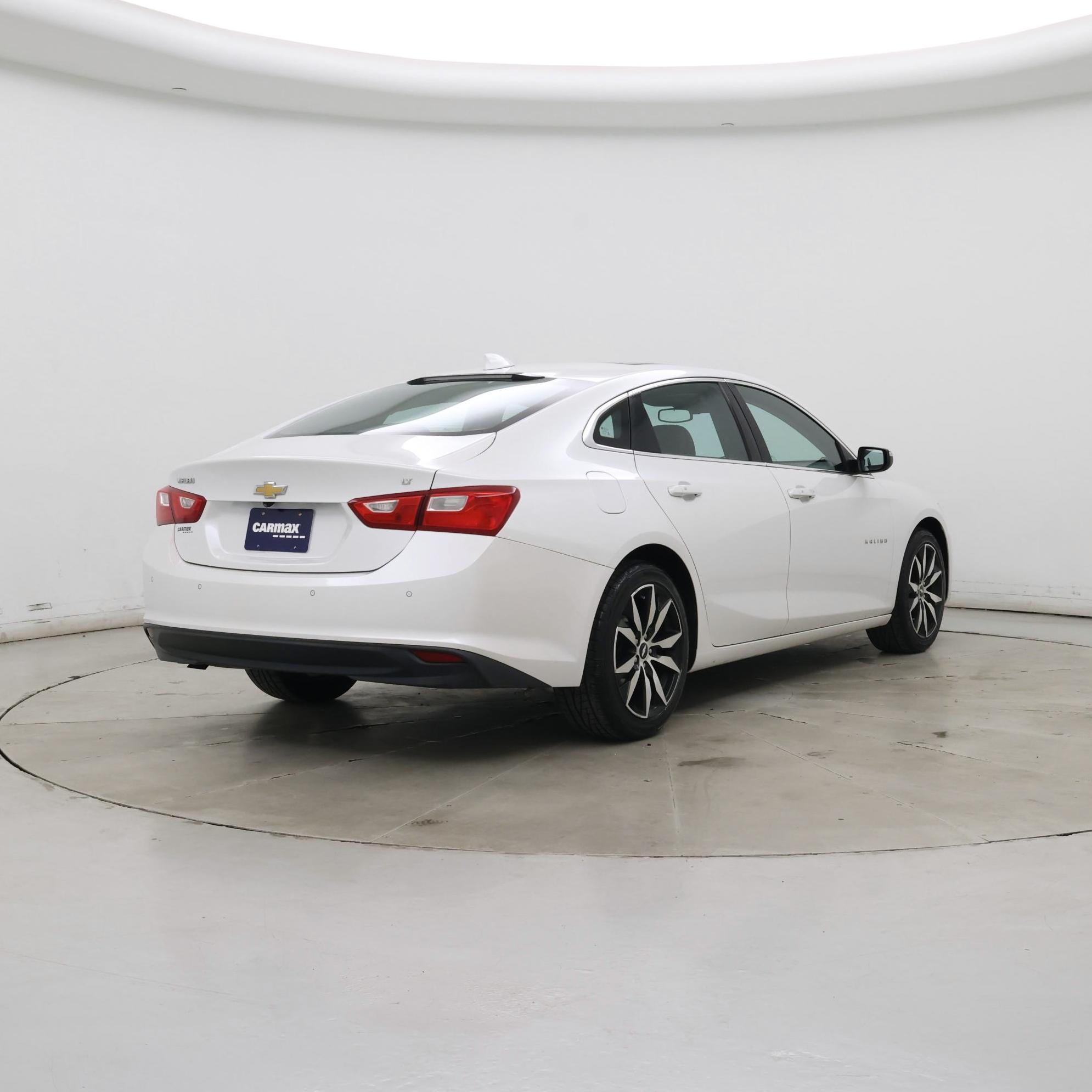 Thumbnail: 2016 Chevrolet Malibu - 8