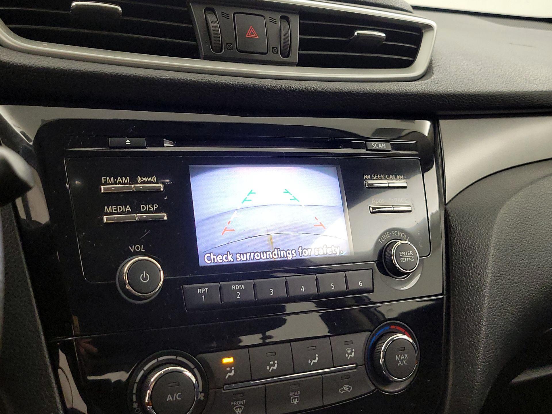 Thumbnail: 2016 Nissan Rogue - 14