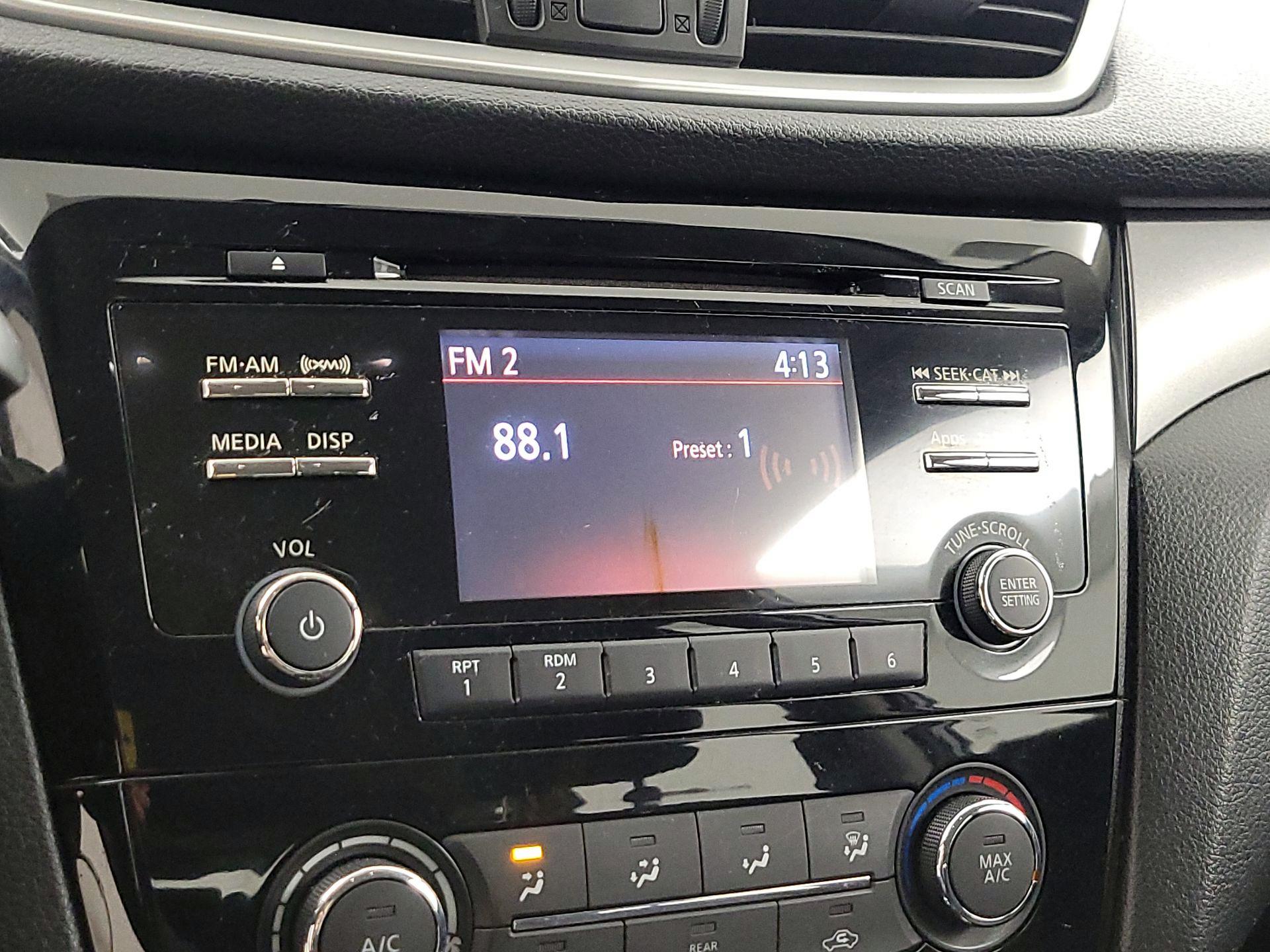 Thumbnail: 2016 Nissan Rogue - 15