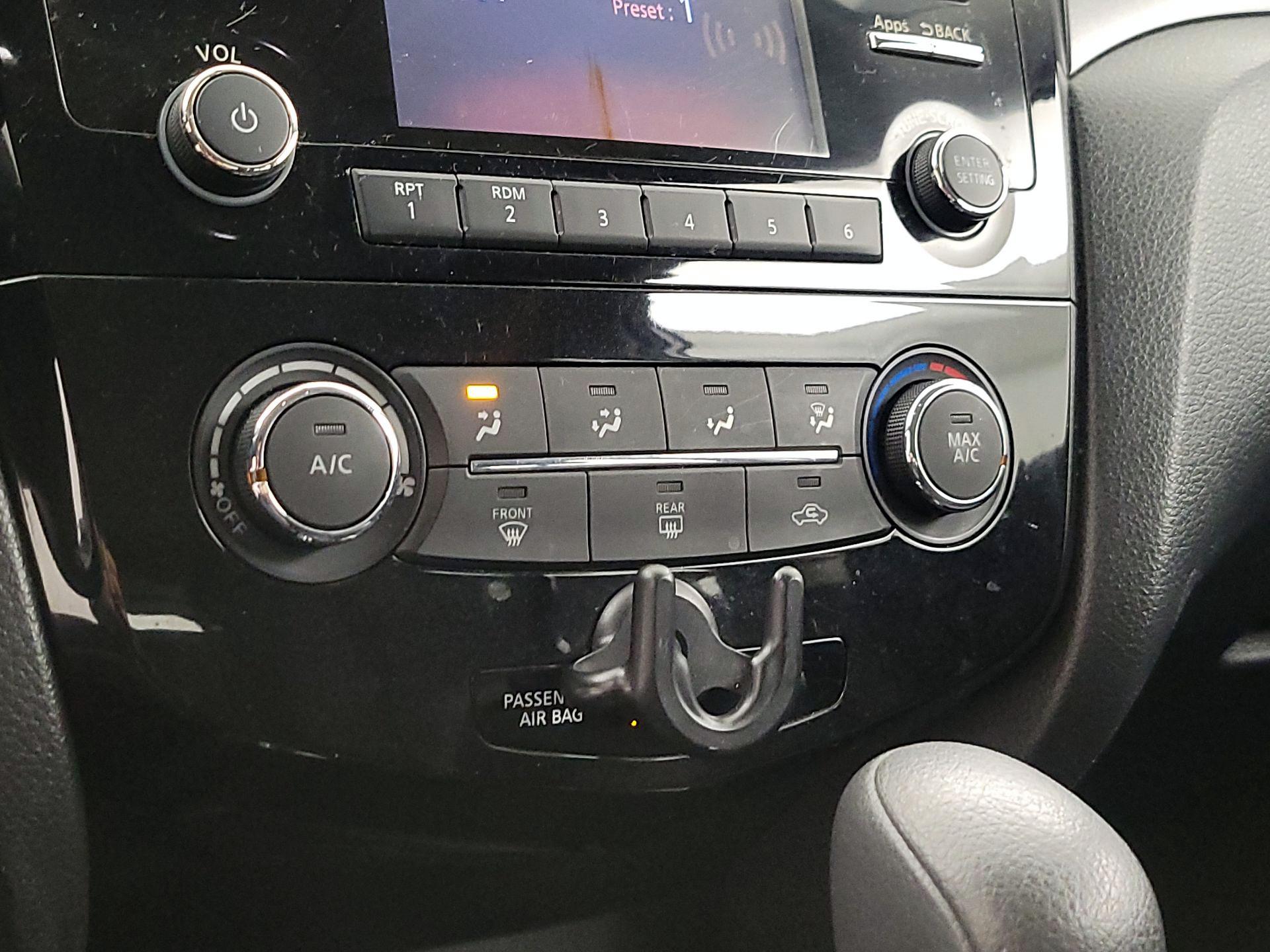 Thumbnail: 2016 Nissan Rogue - 16