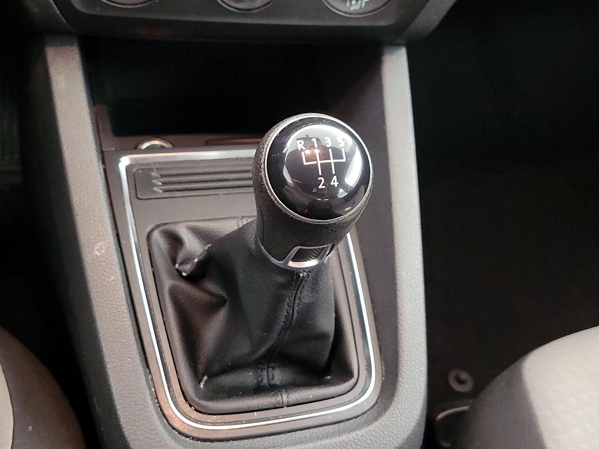 Thumbnail: 2017 Volkswagen Jetta - 17