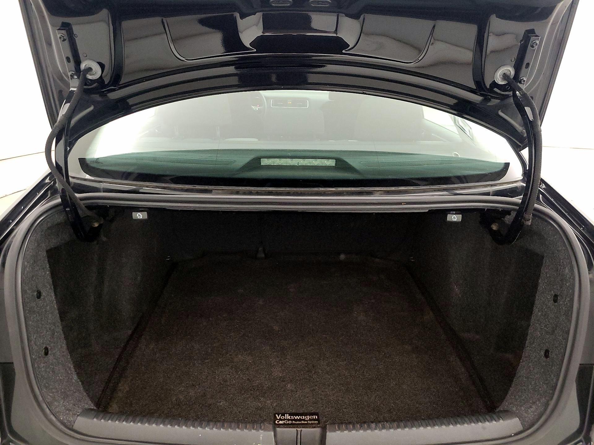 Thumbnail: 2017 Volkswagen Jetta - 20