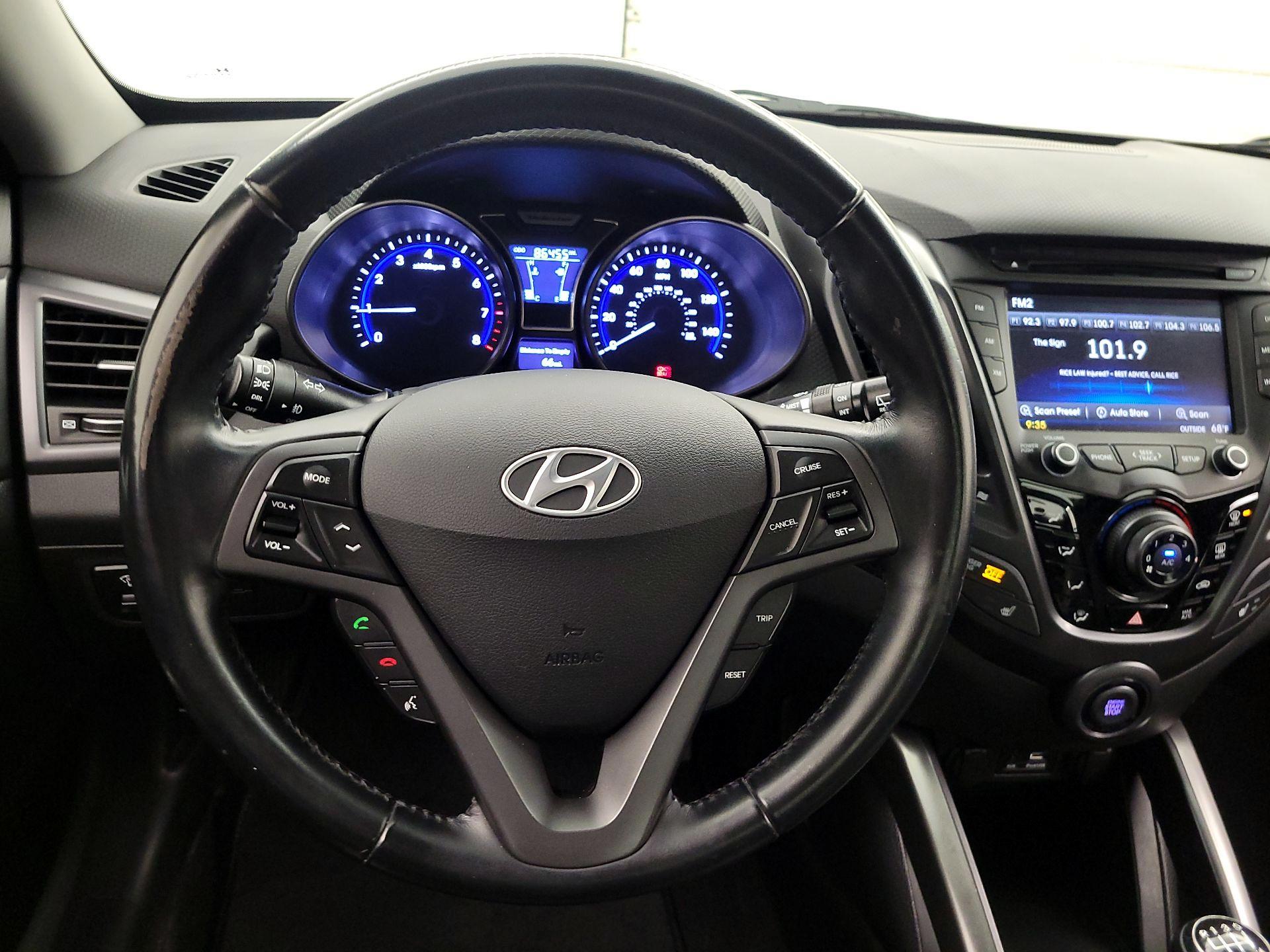 Thumbnail: 2015 Hyundai Veloster - 10