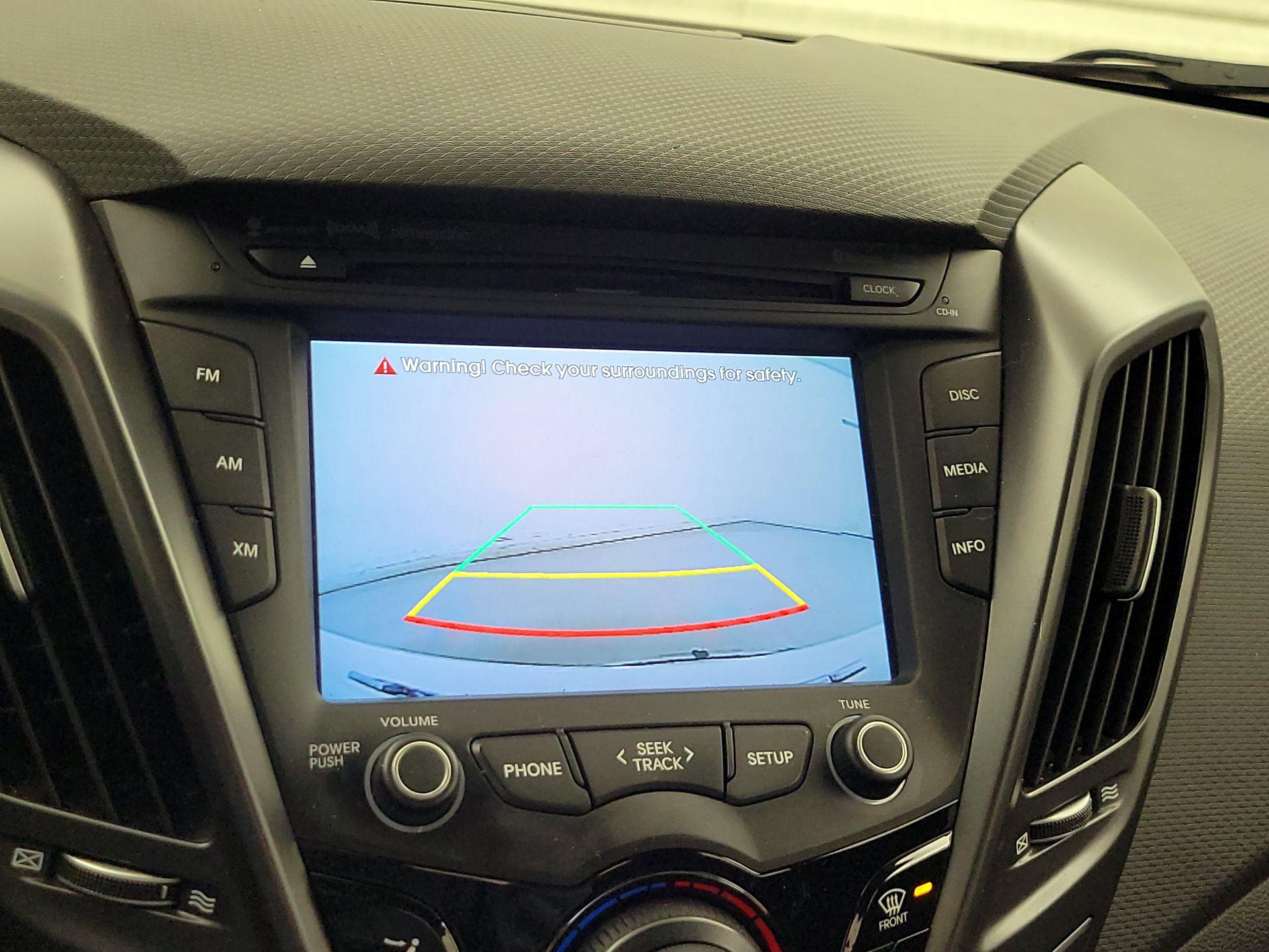 Thumbnail: 2015 Hyundai Veloster - 14