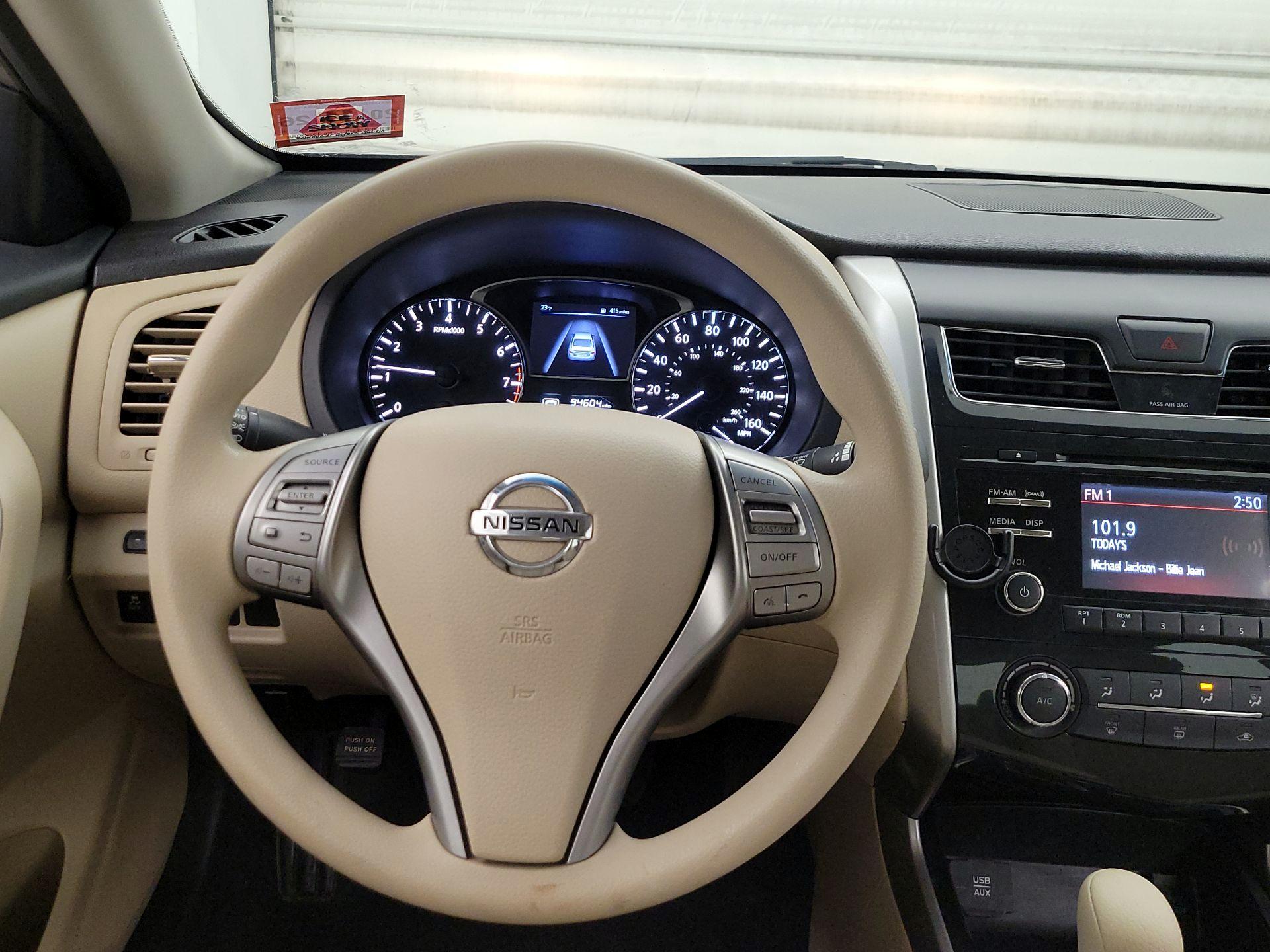 Thumbnail: 2015 Nissan Altima - 10