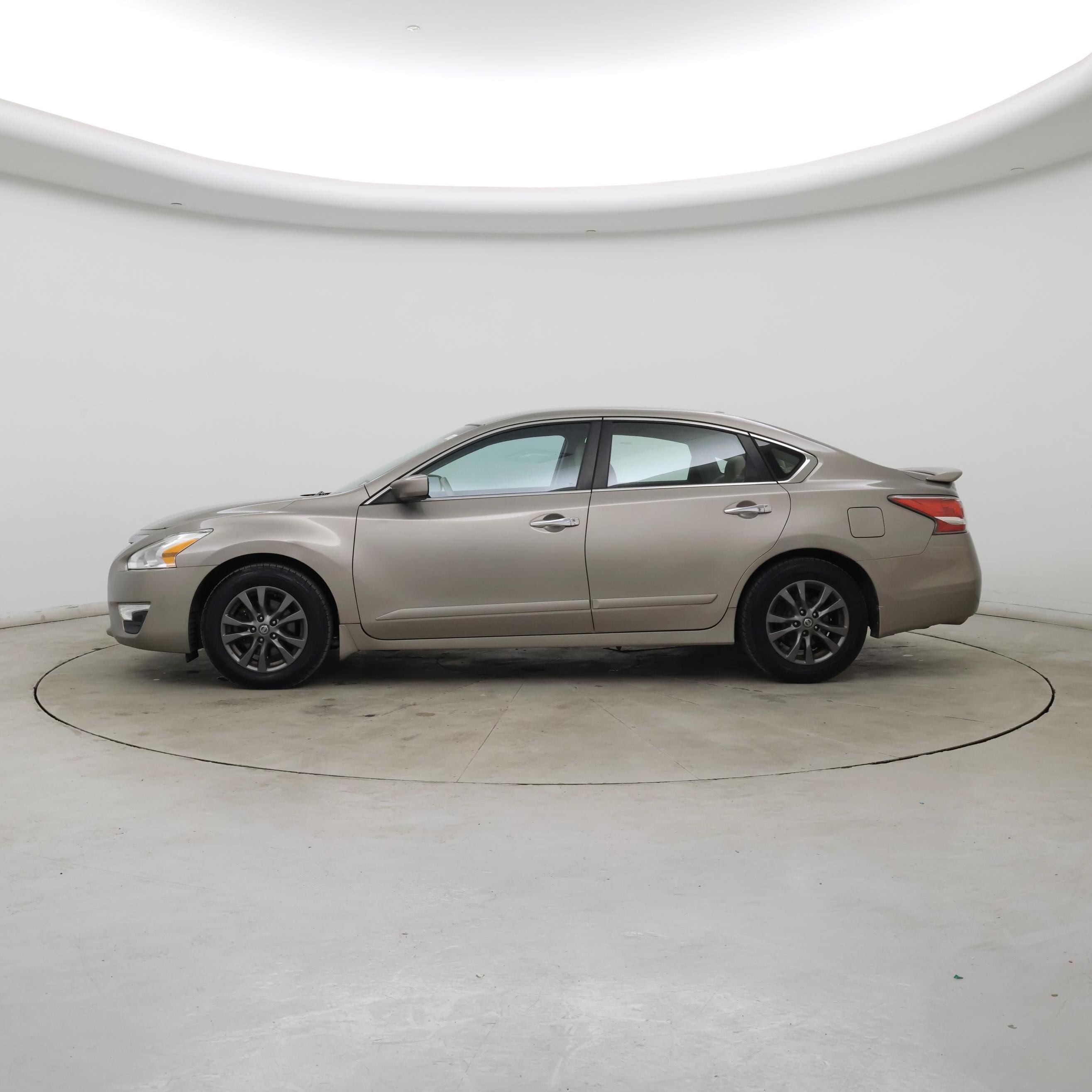 Thumbnail: 2015 Nissan Altima - 3