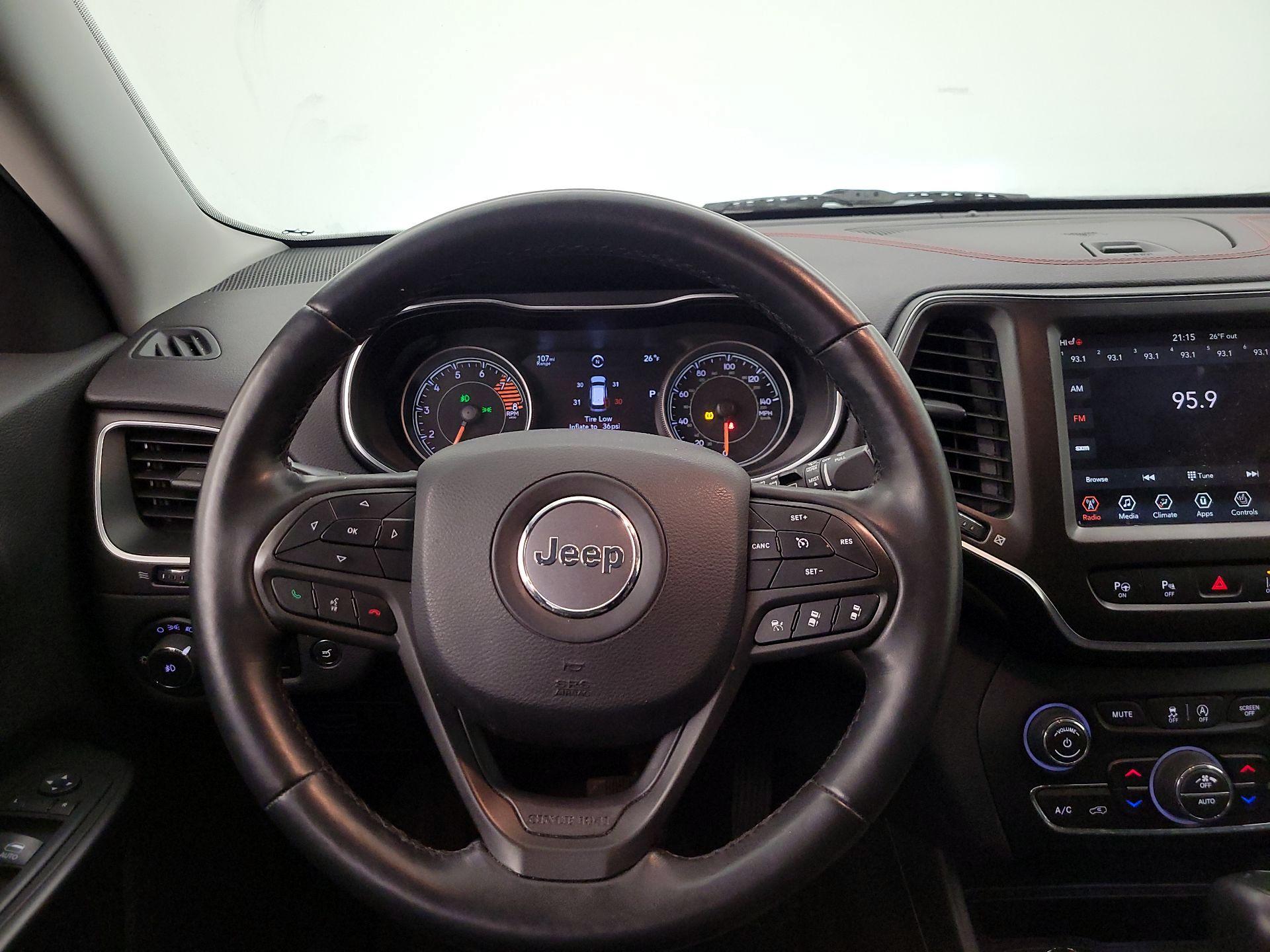 Thumbnail: 2019 Jeep Cherokee - 10