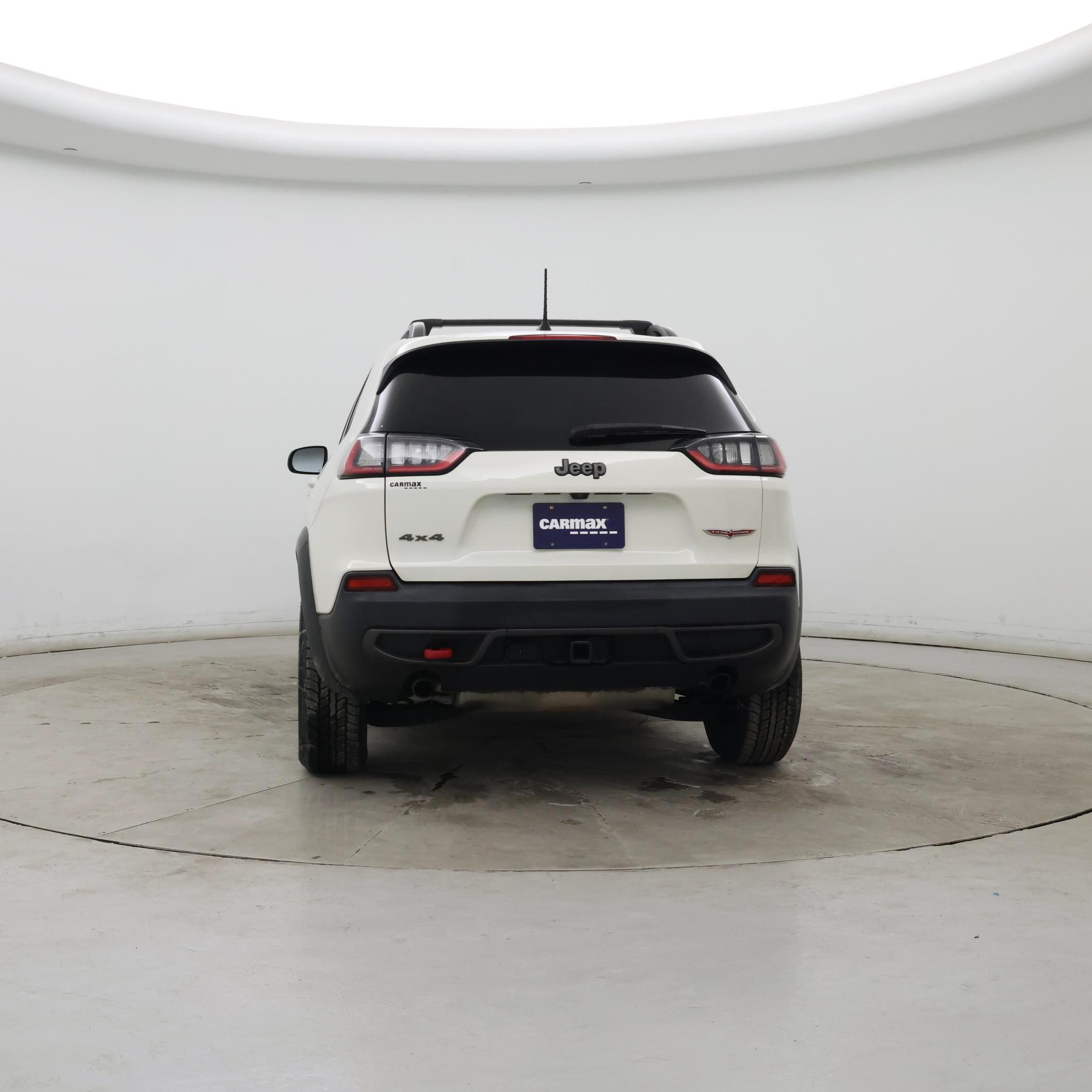 Thumbnail: 2019 Jeep Cherokee - 6