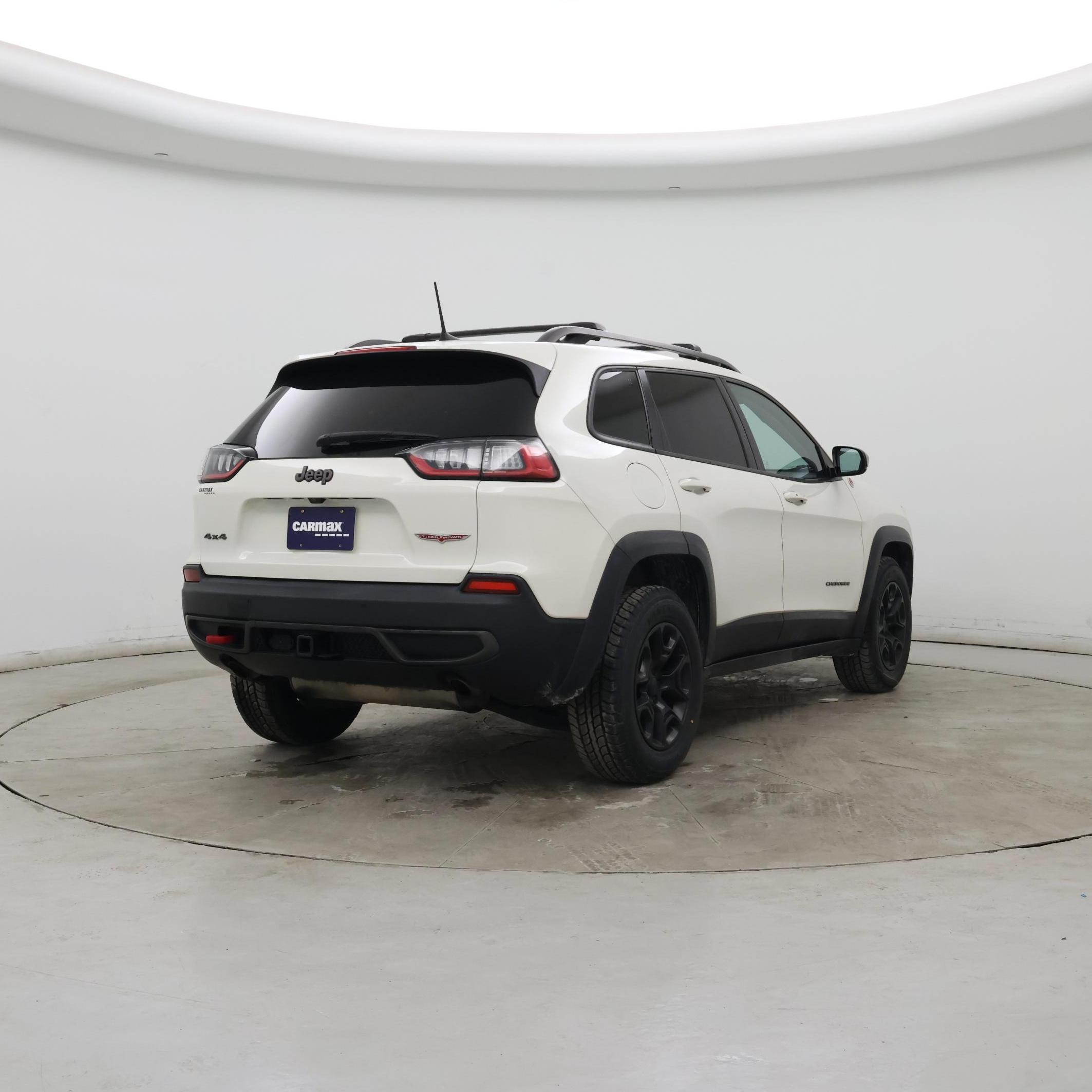 Thumbnail: 2019 Jeep Cherokee - 8