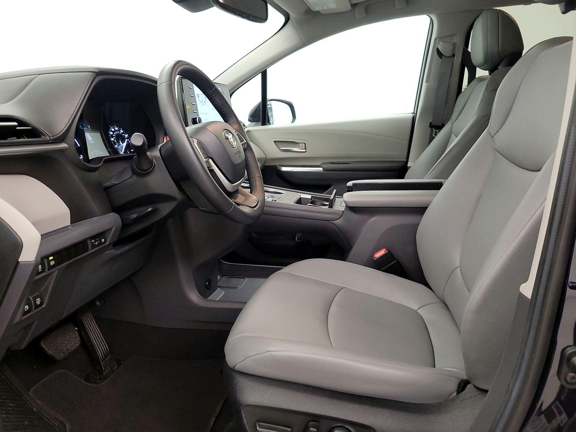 Thumbnail: 2024 Toyota Sienna - 11