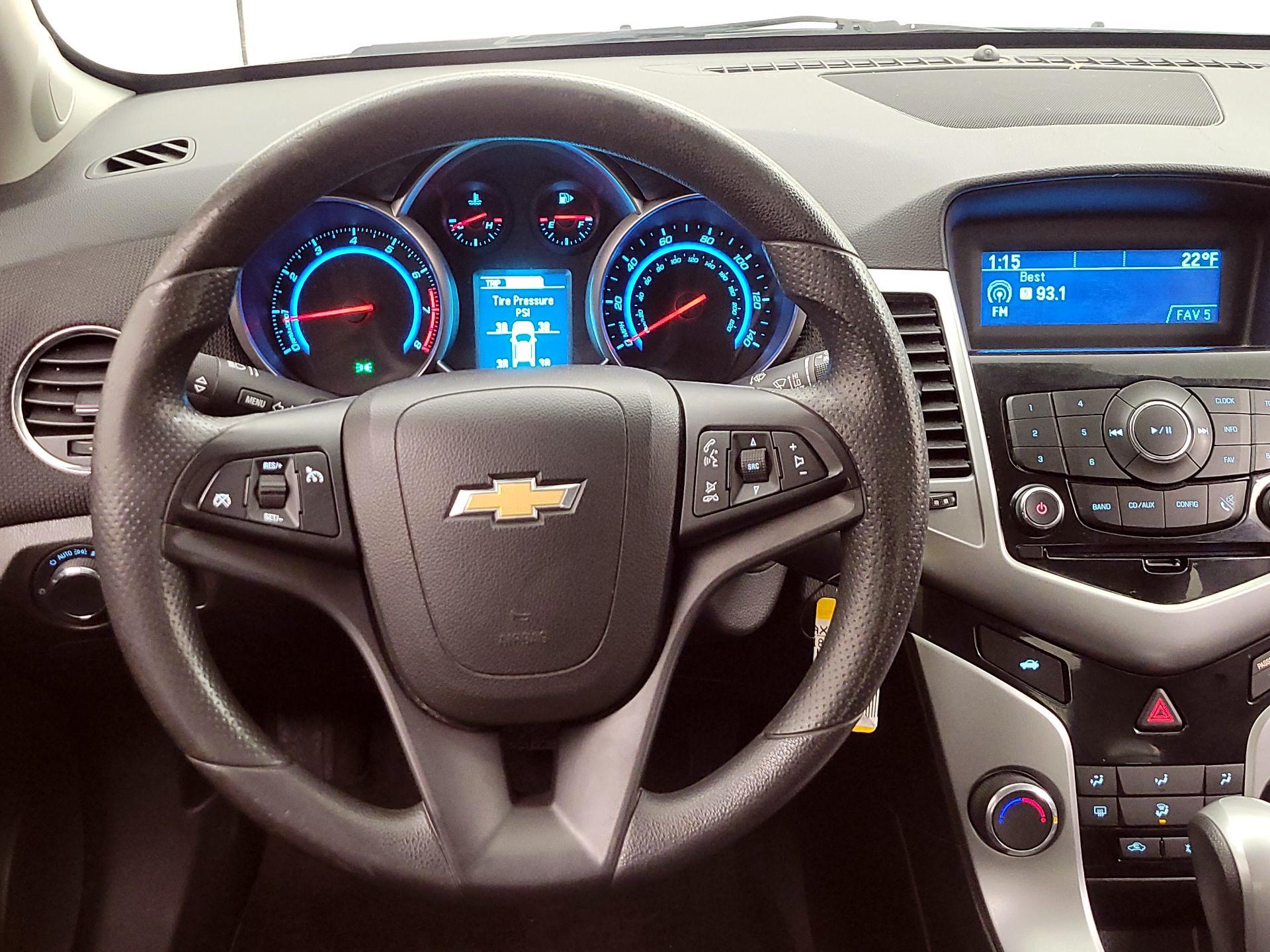 Thumbnail: 2015 Chevrolet Cruze - 10