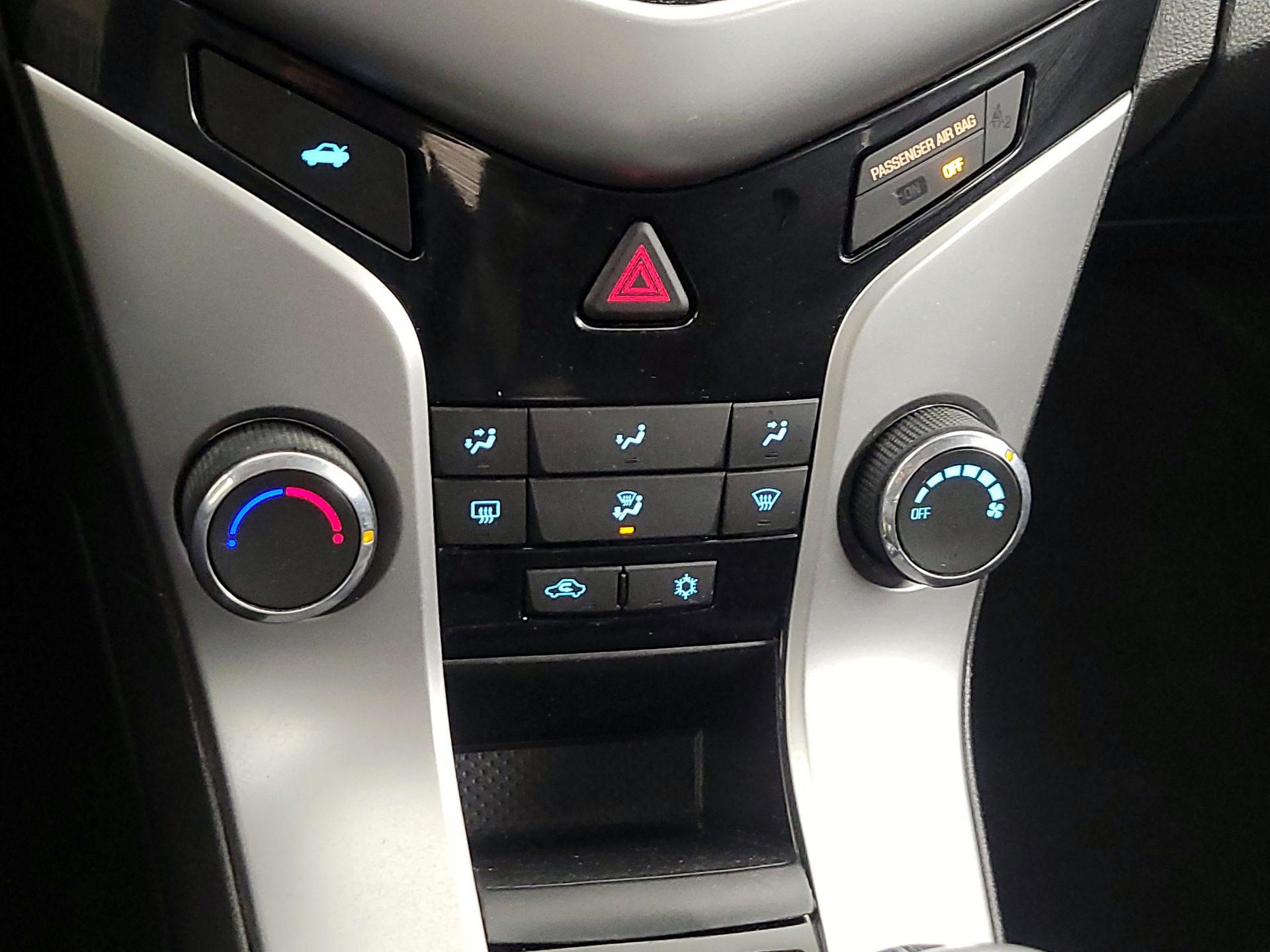 Thumbnail: 2015 Chevrolet Cruze - 15