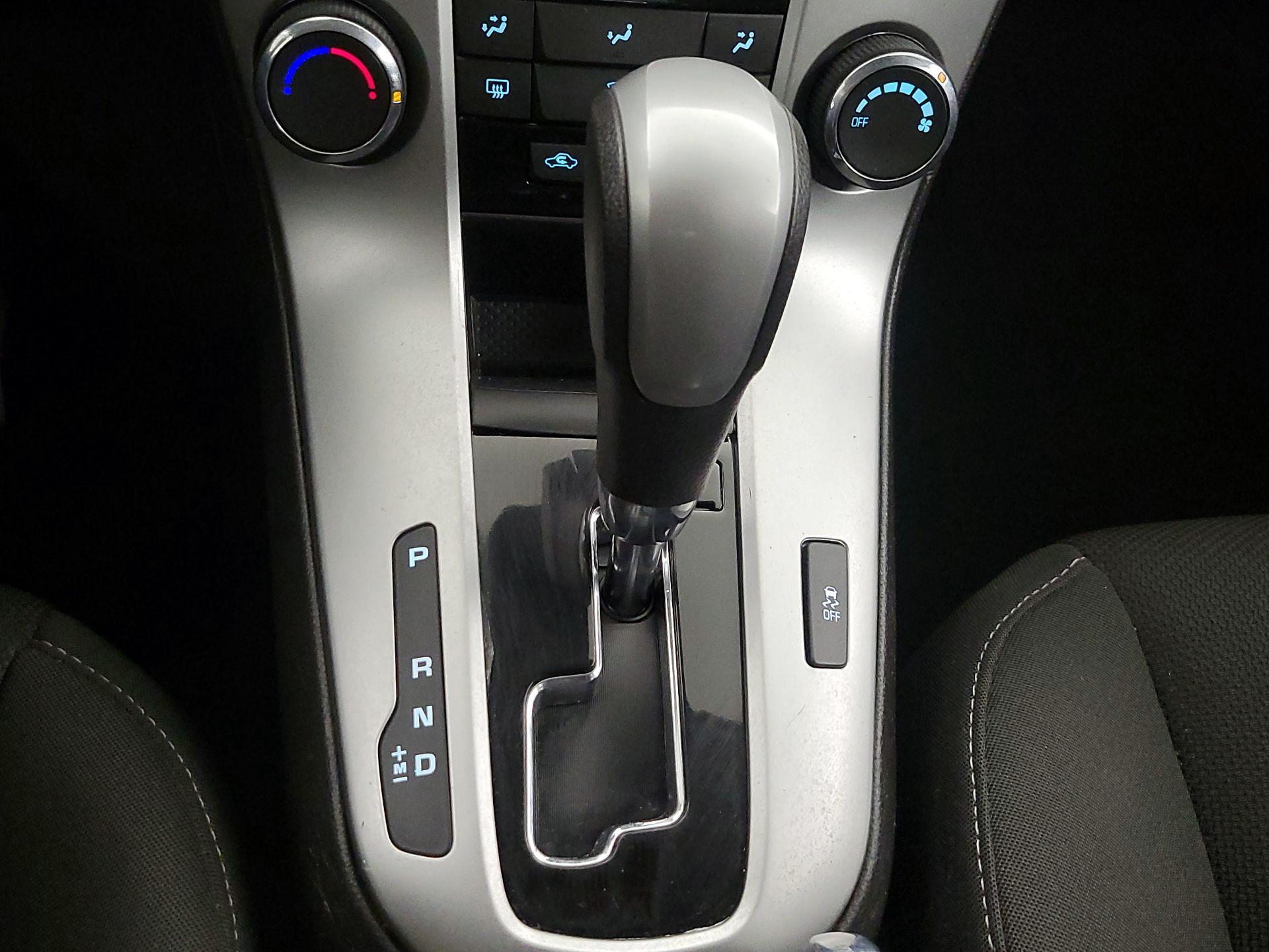 Thumbnail: 2015 Chevrolet Cruze - 16