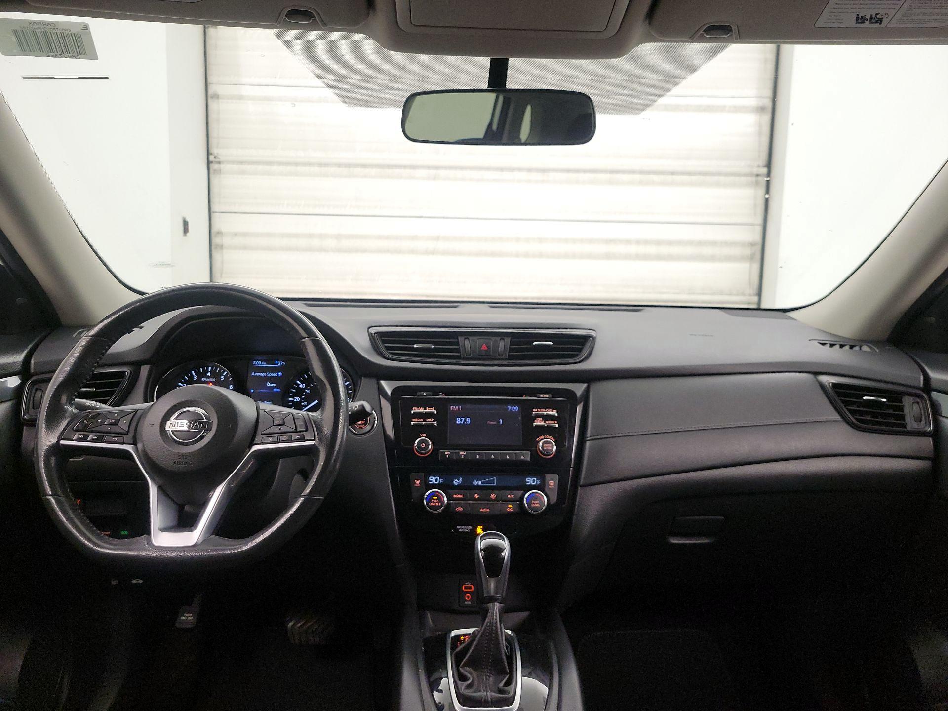 Thumbnail: 2017 Nissan Rogue - 9