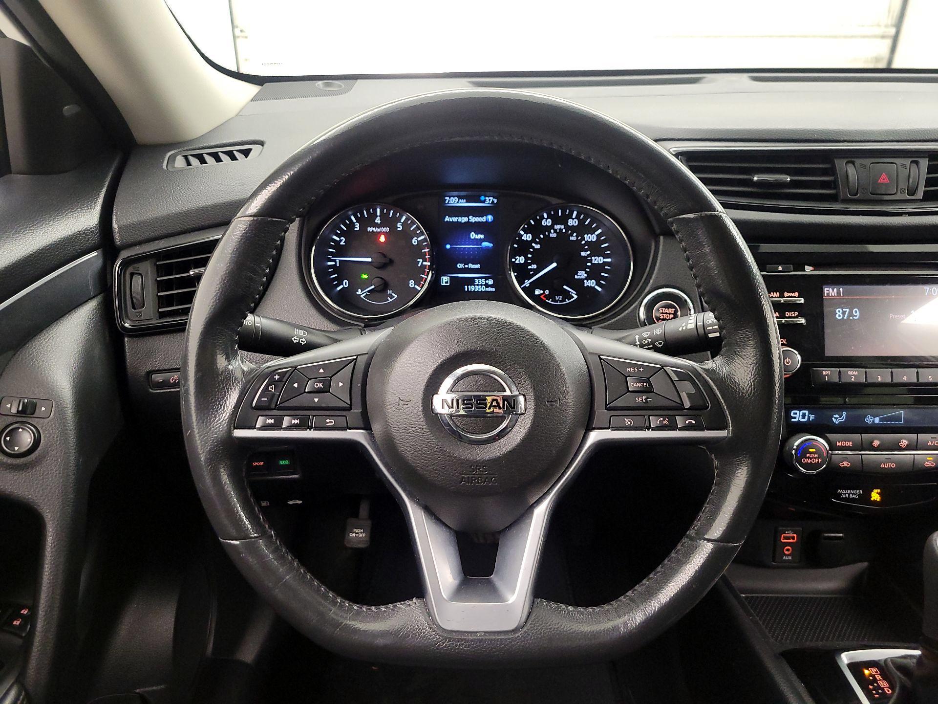 Thumbnail: 2017 Nissan Rogue - 10