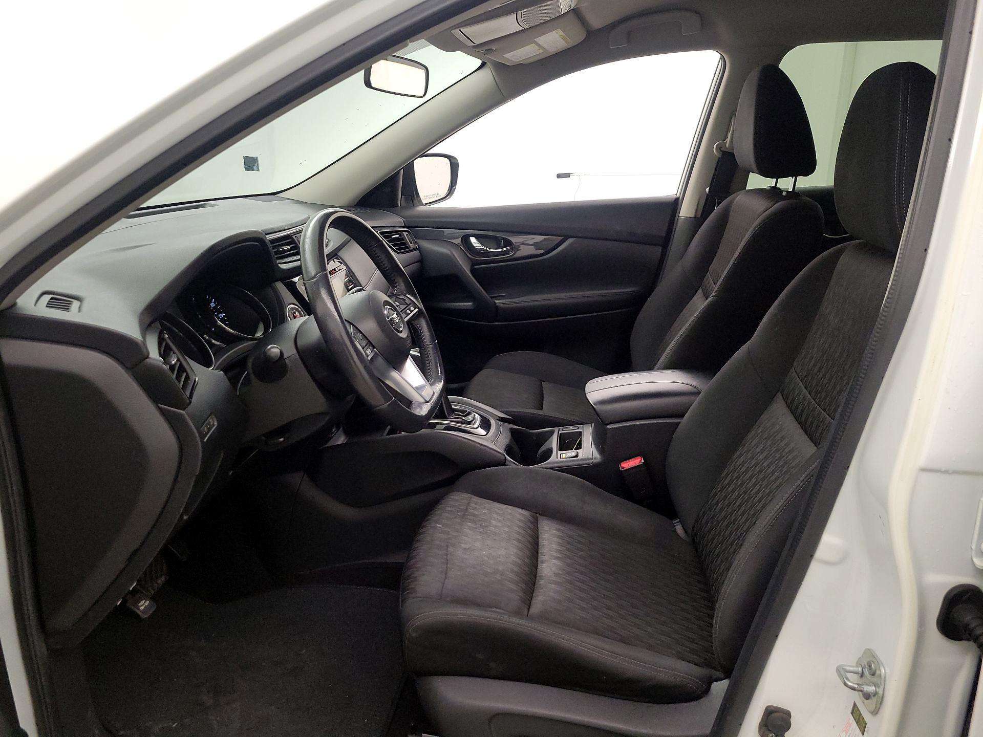 Thumbnail: 2017 Nissan Rogue - 11