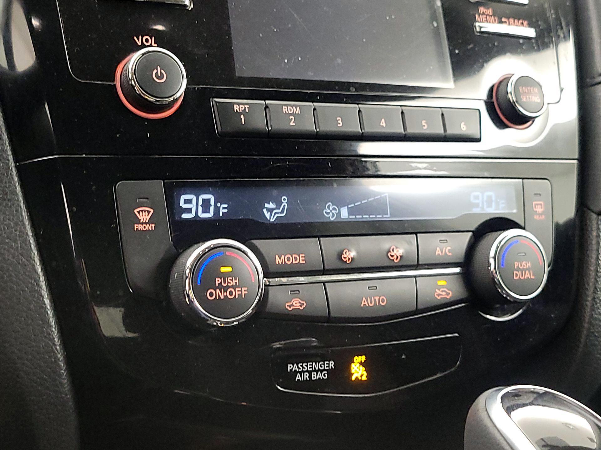 Thumbnail: 2017 Nissan Rogue - 16