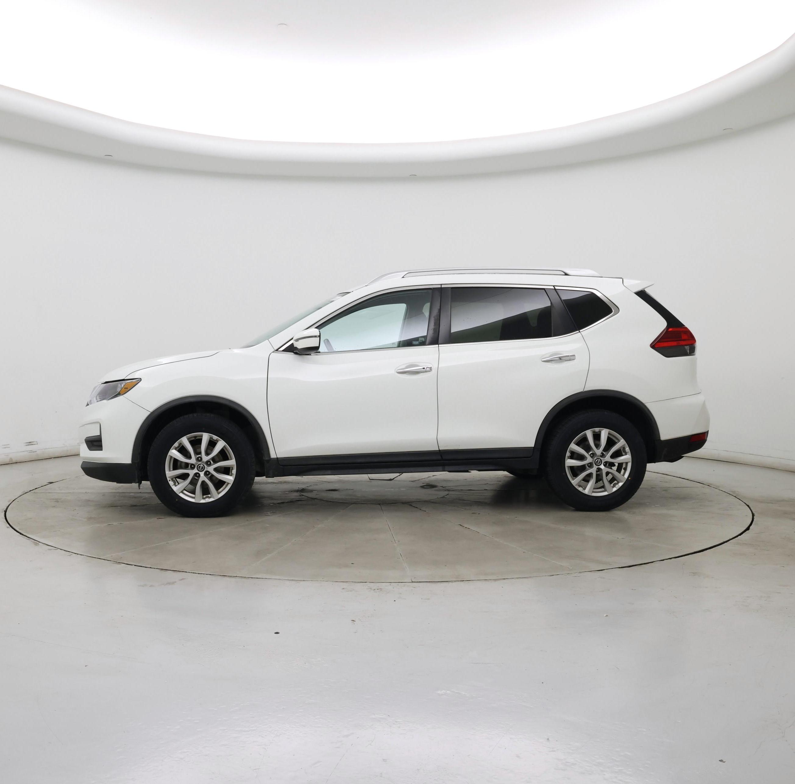 Thumbnail: 2017 Nissan Rogue - 3