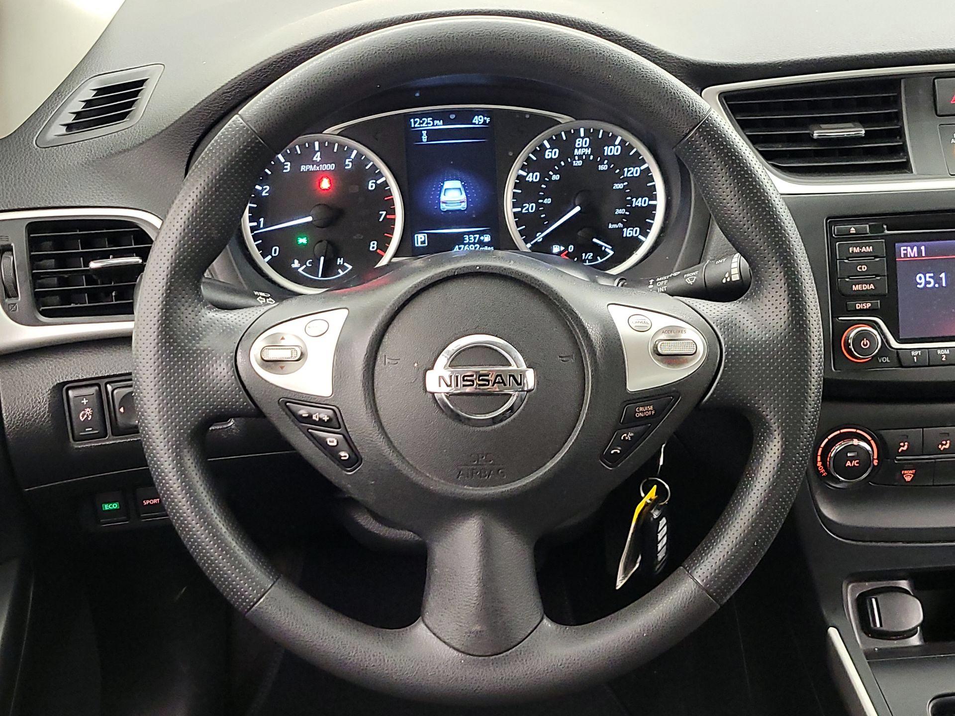 Thumbnail: 2018 Nissan Sentra - 10