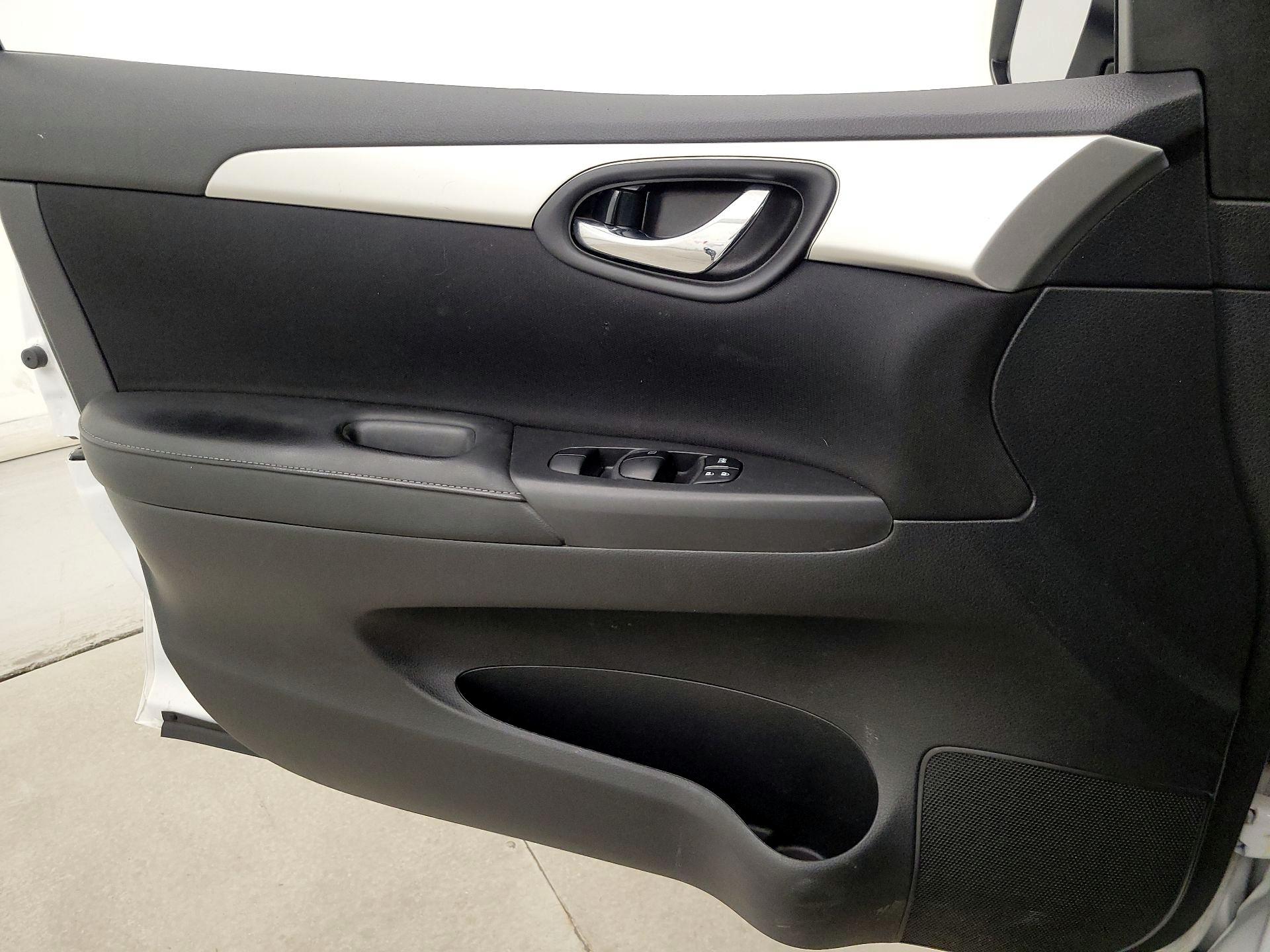 Thumbnail: 2018 Nissan Sentra - 12