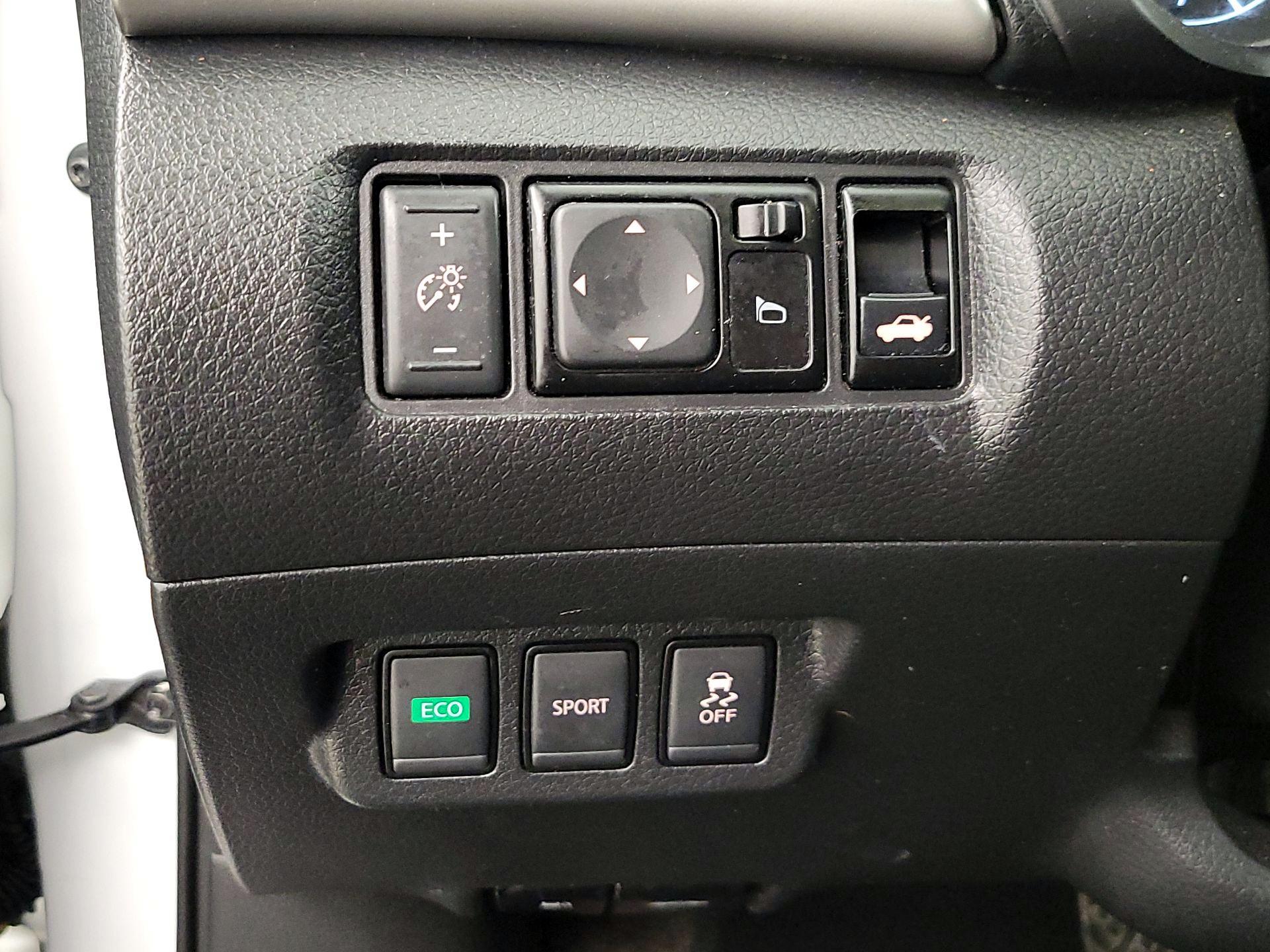 Thumbnail: 2018 Nissan Sentra - 13