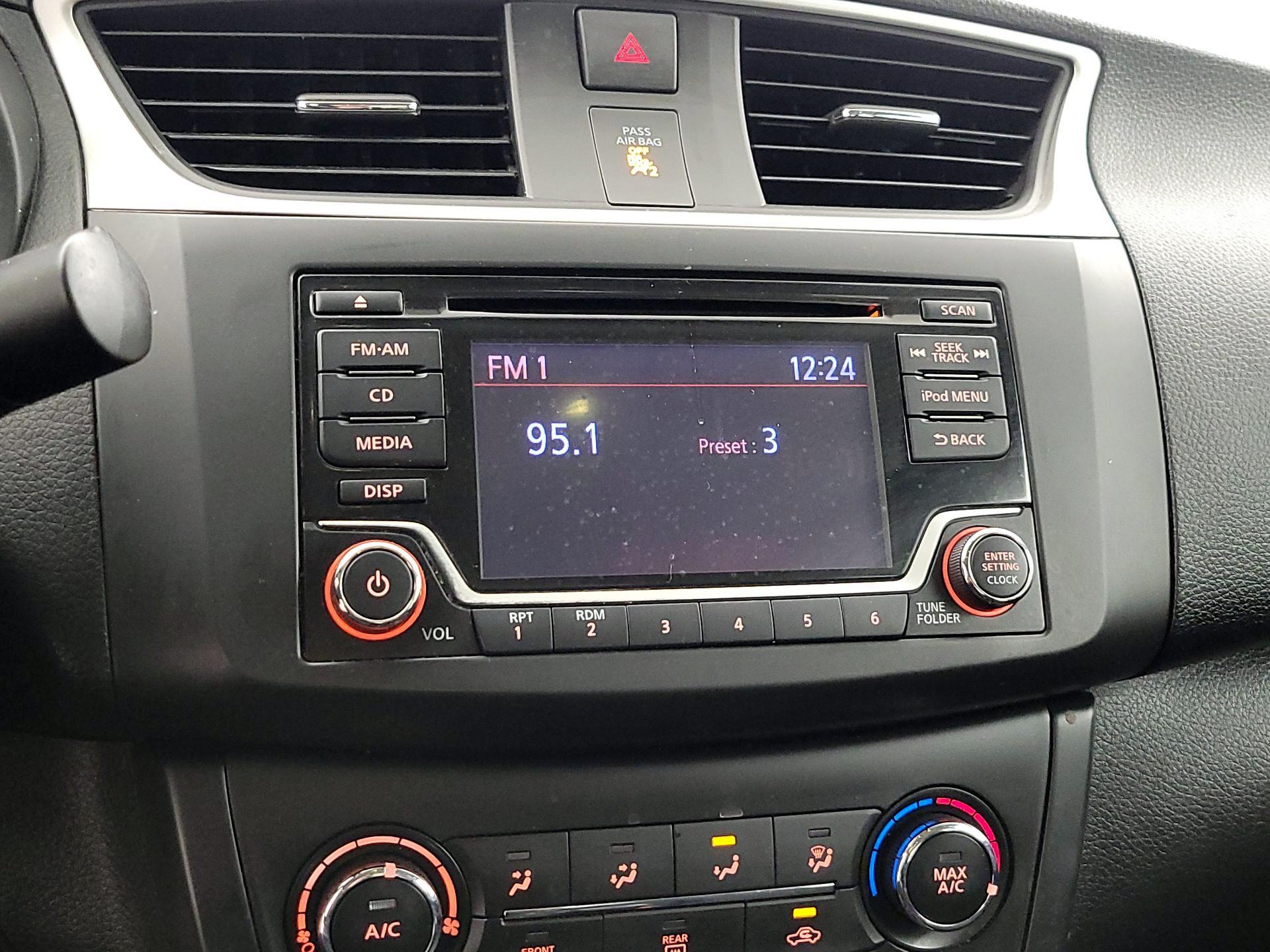 Thumbnail: 2018 Nissan Sentra - 15