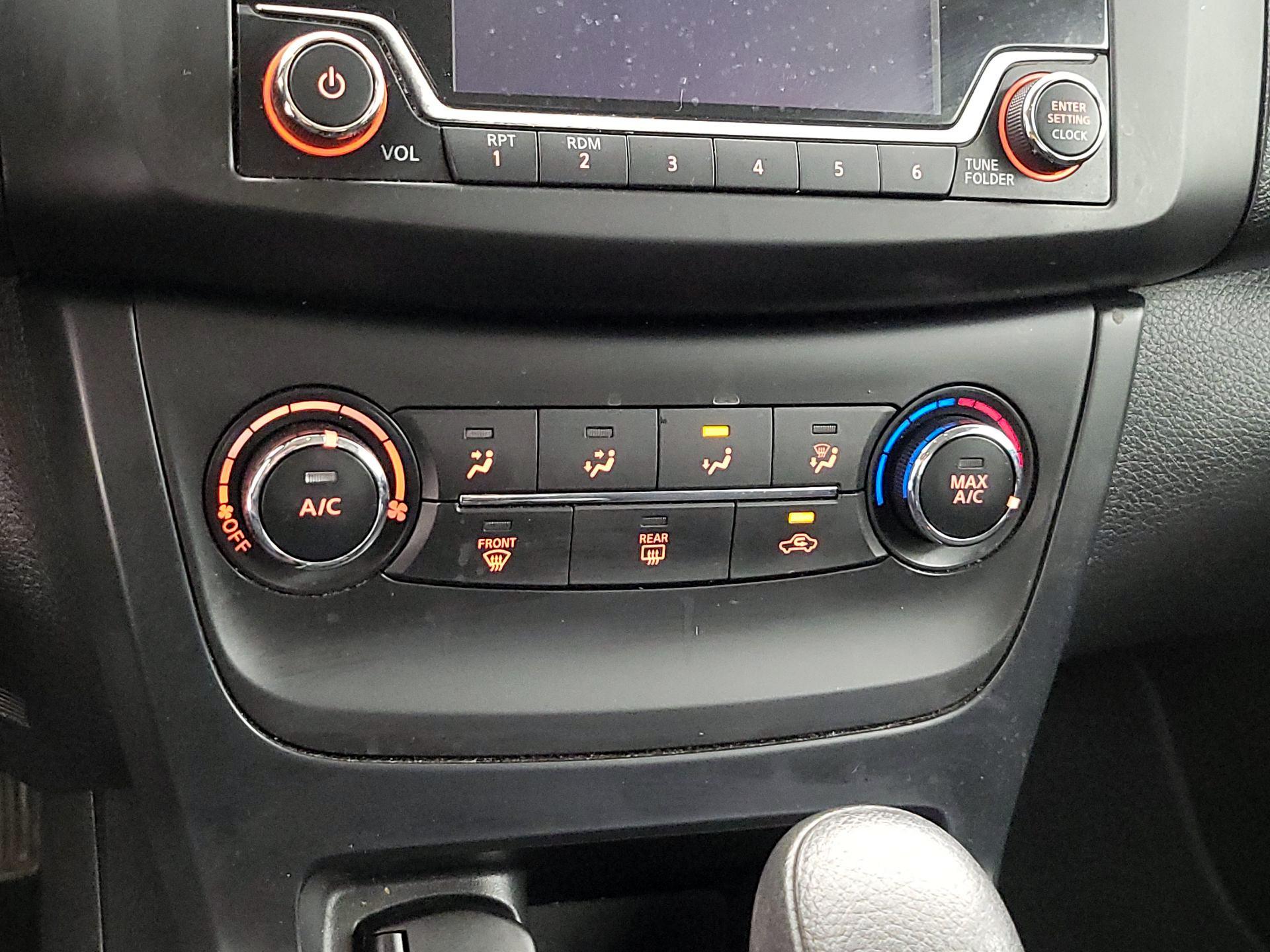 Thumbnail: 2018 Nissan Sentra - 16