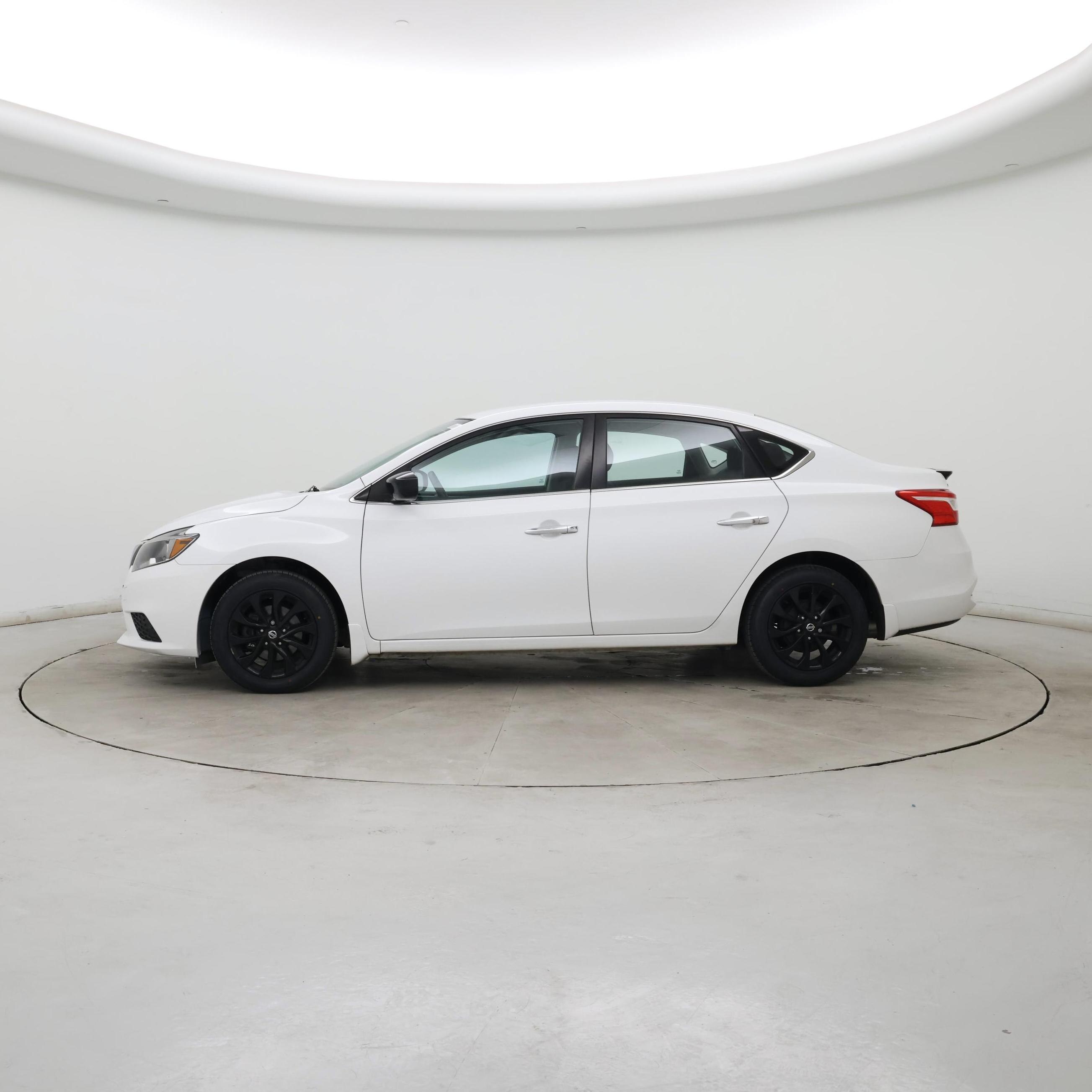 Thumbnail: 2018 Nissan Sentra - 3