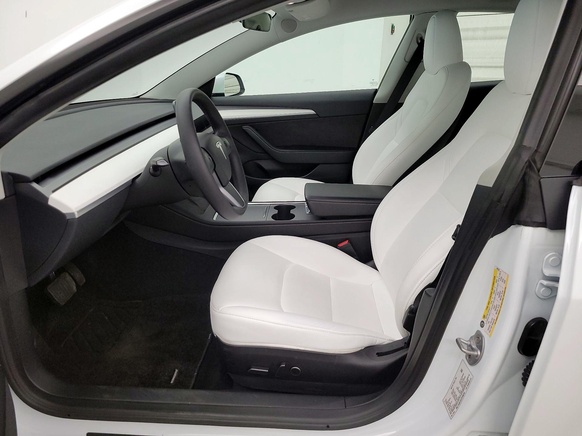 Thumbnail: 2023 Tesla Model 3 - 11