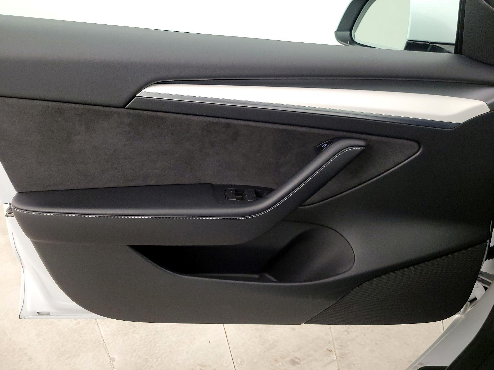 Thumbnail: 2023 Tesla Model 3 - 12