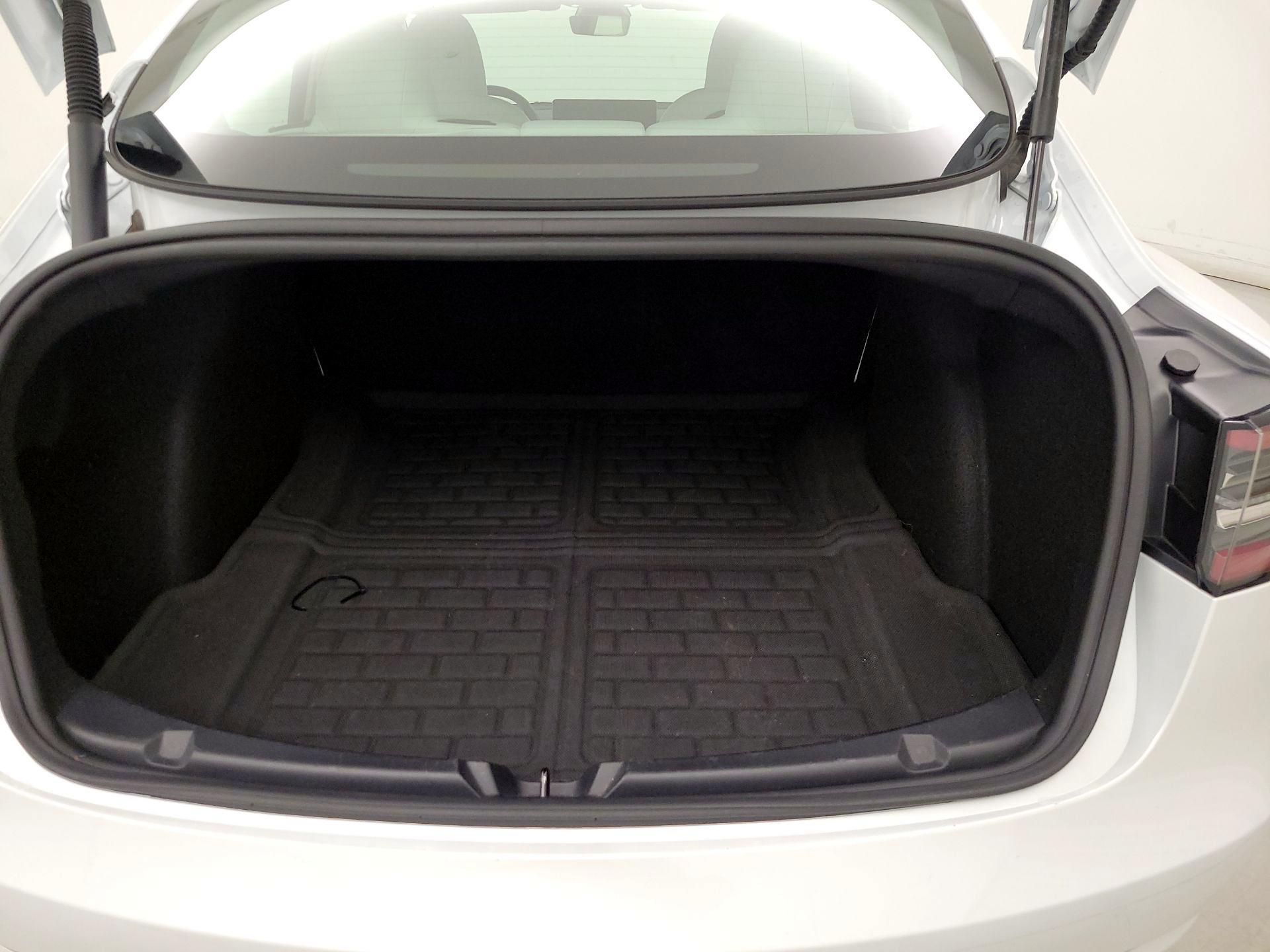 Thumbnail: 2023 Tesla Model 3 - 19