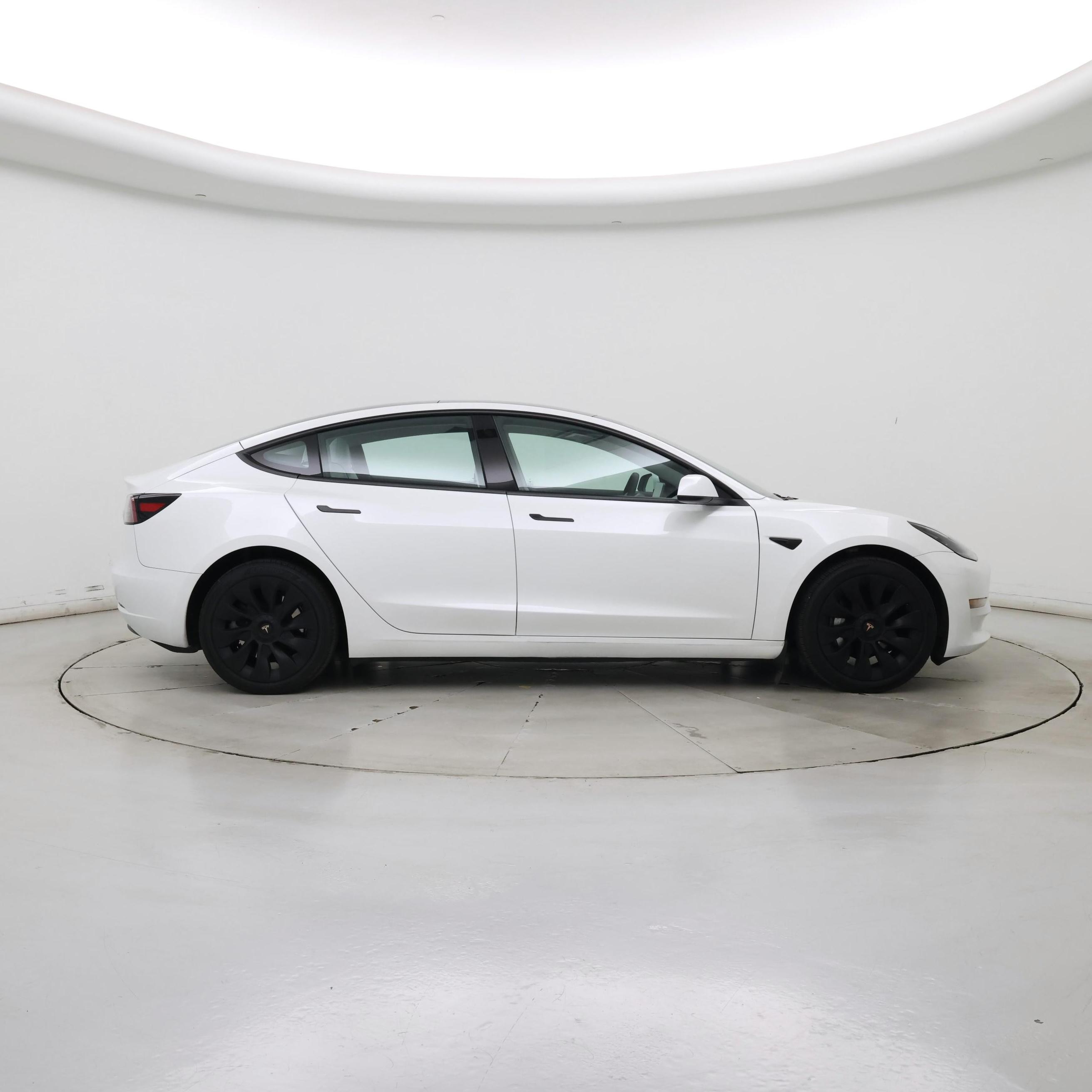 Thumbnail: 2023 Tesla Model 3 - 7