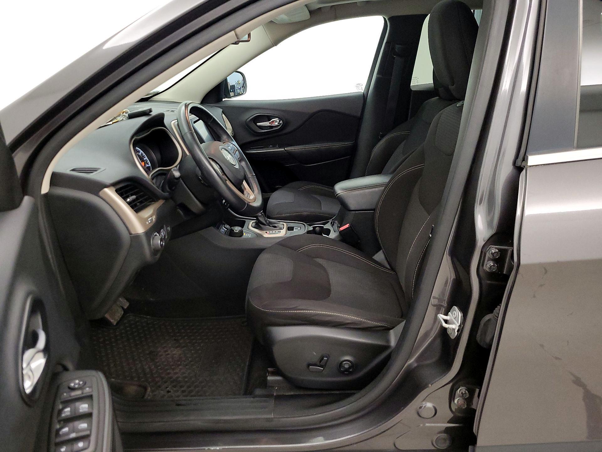 Thumbnail: 2015 Jeep Cherokee - 11