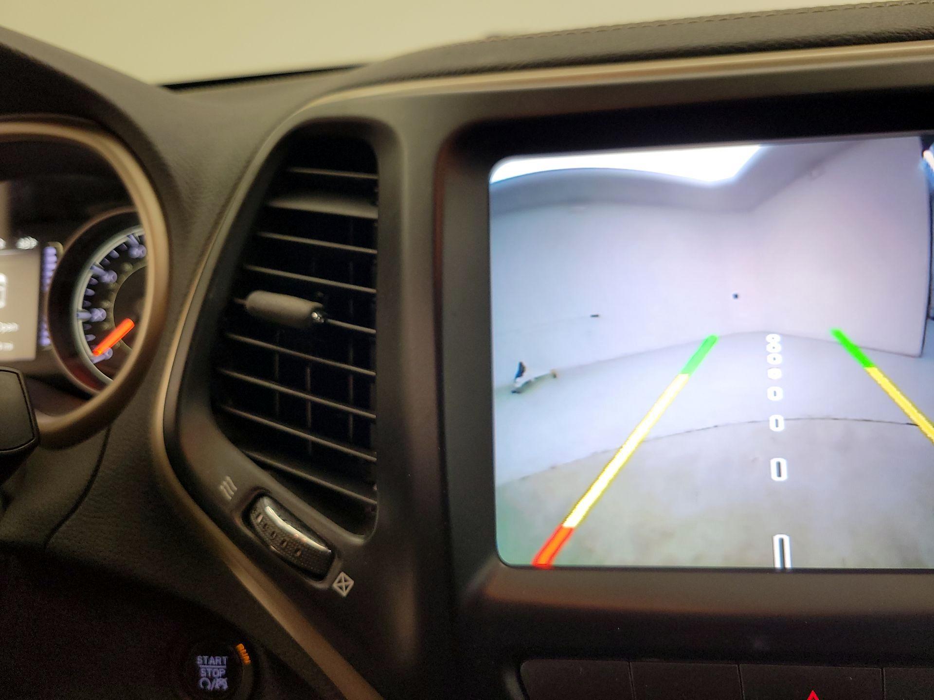 Thumbnail: 2015 Jeep Cherokee - 14