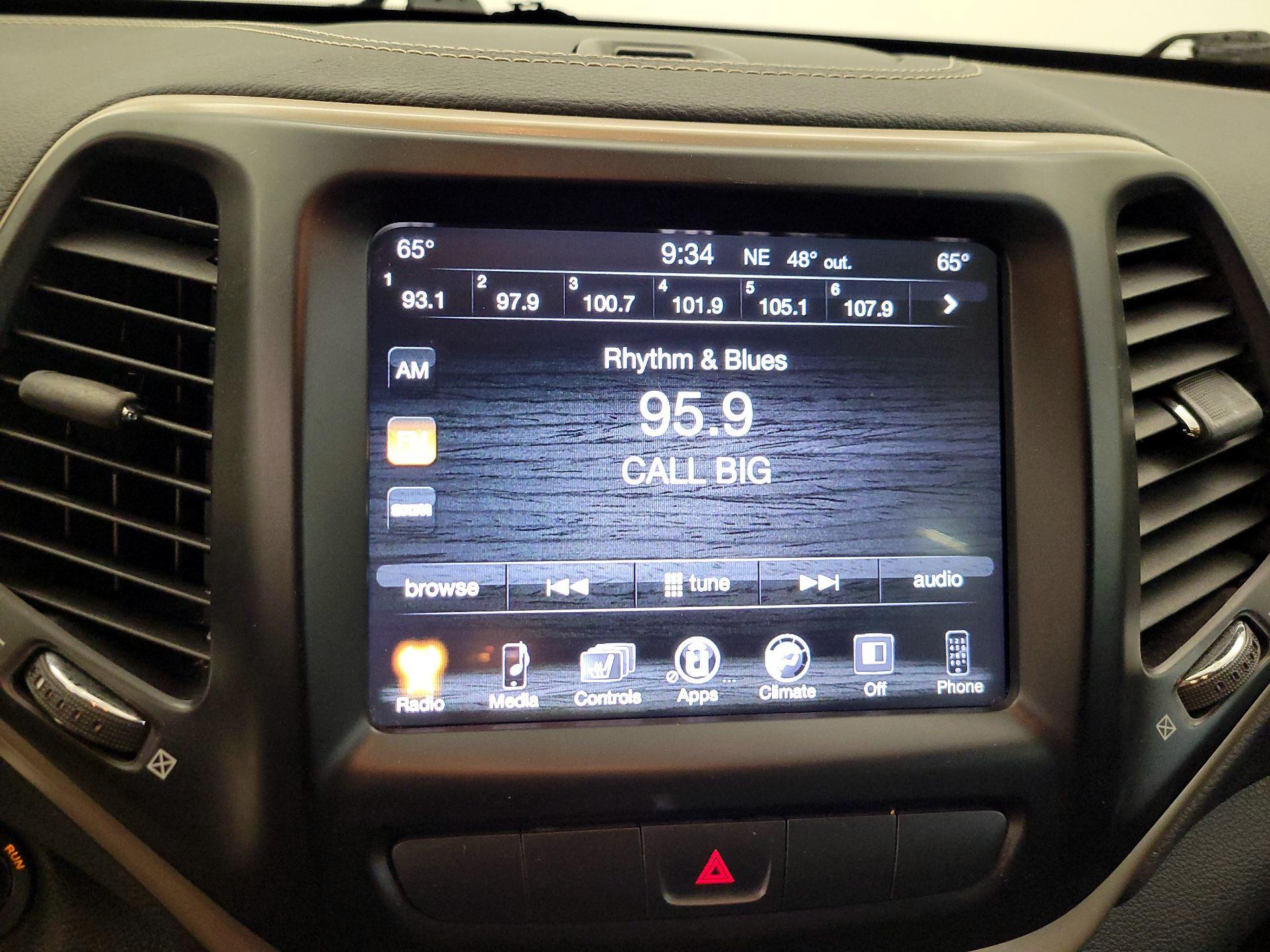 Thumbnail: 2015 Jeep Cherokee - 15