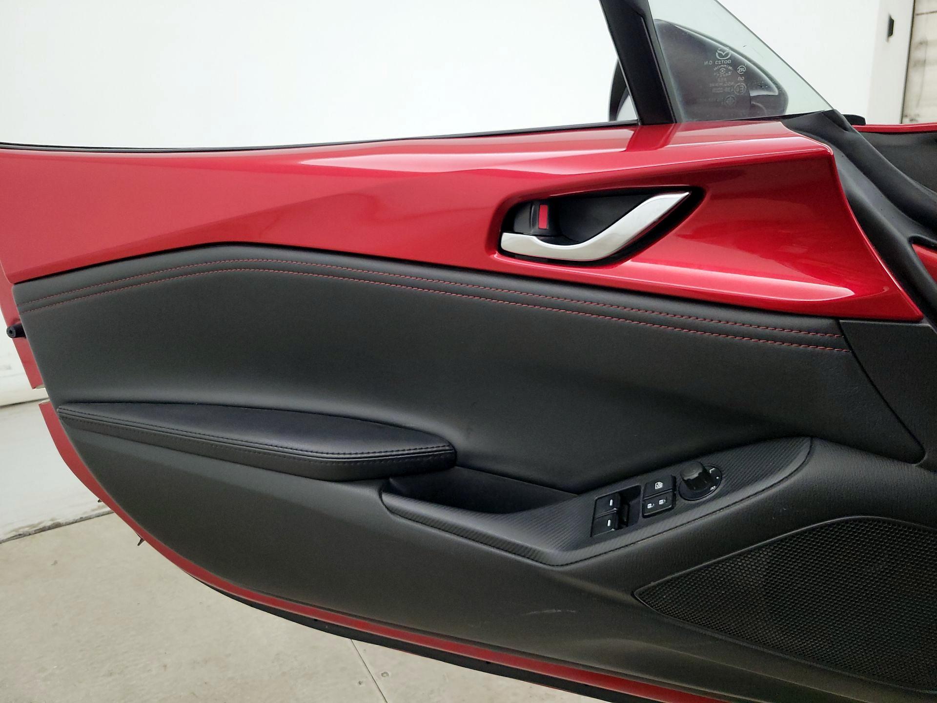 Thumbnail: 2017 Mazda MX-5 Miata - 12