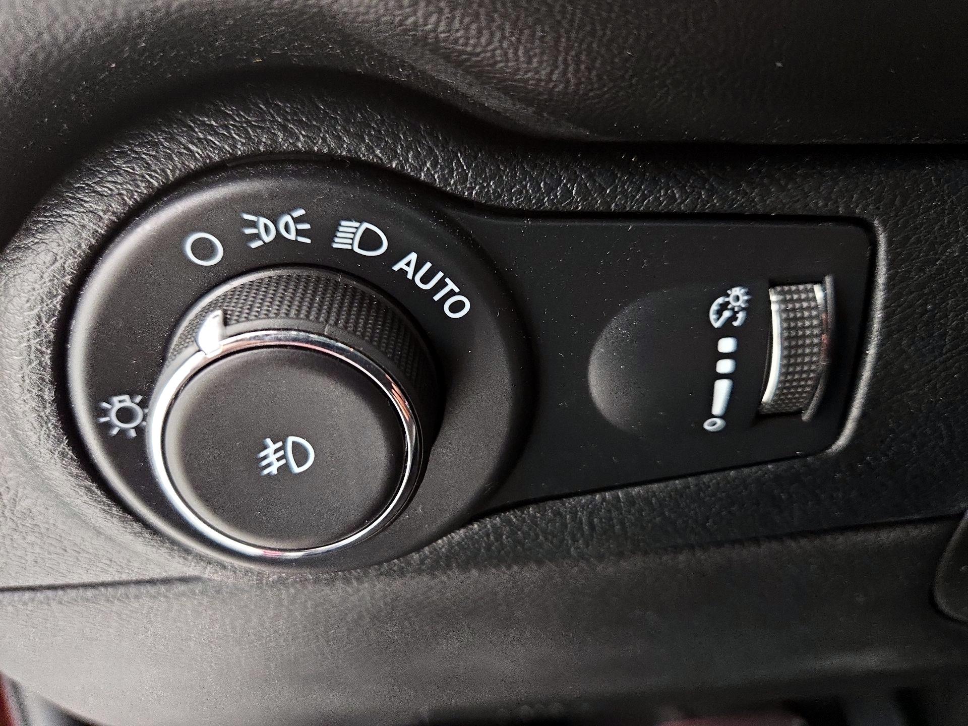 Thumbnail: 2022 Dodge Durango - 13