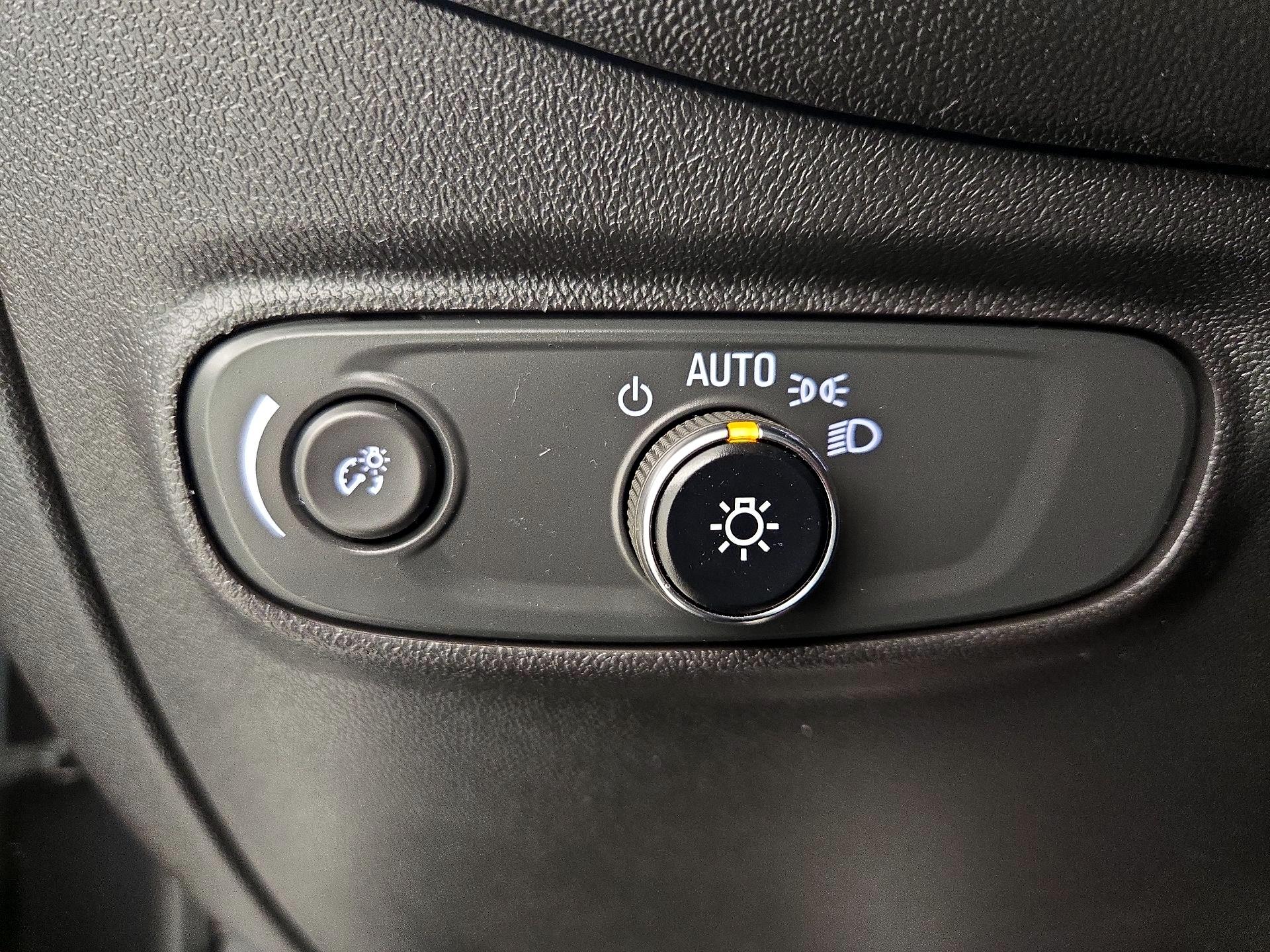 Thumbnail: 2022 Chevrolet Equinox - 13