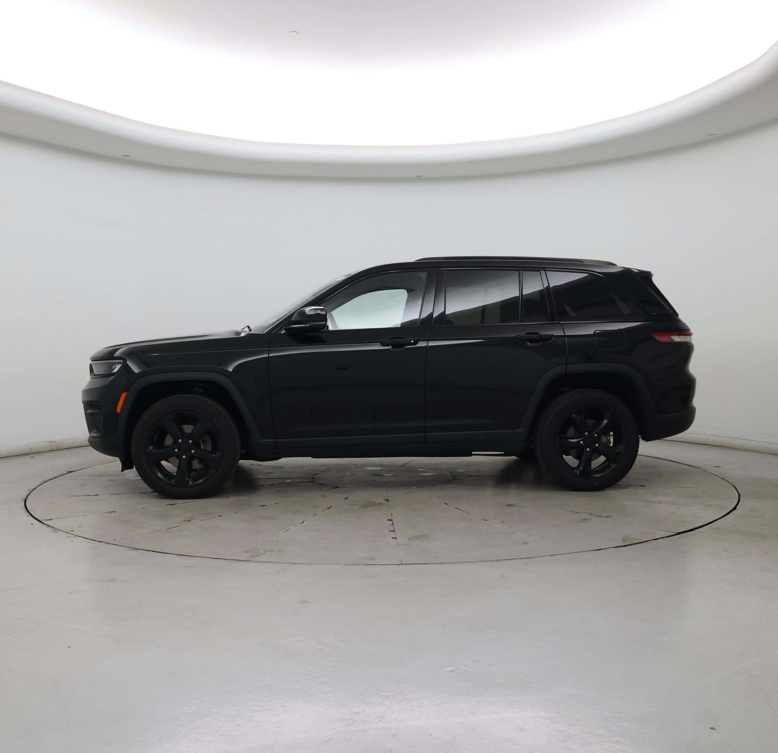 Thumbnail: 2023 Jeep Grand Cherokee - 3
