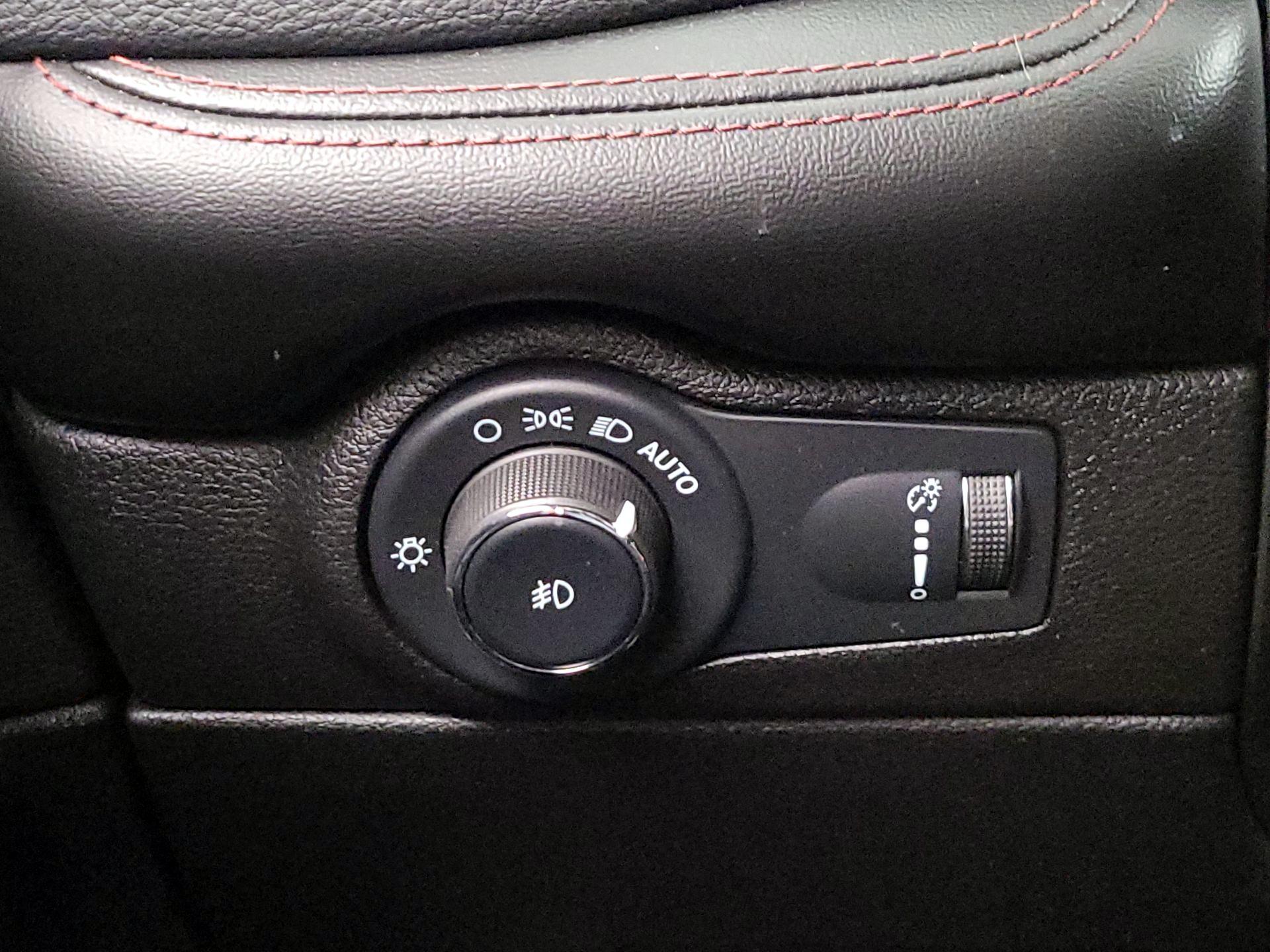 Thumbnail: 2022 Dodge Durango - 13