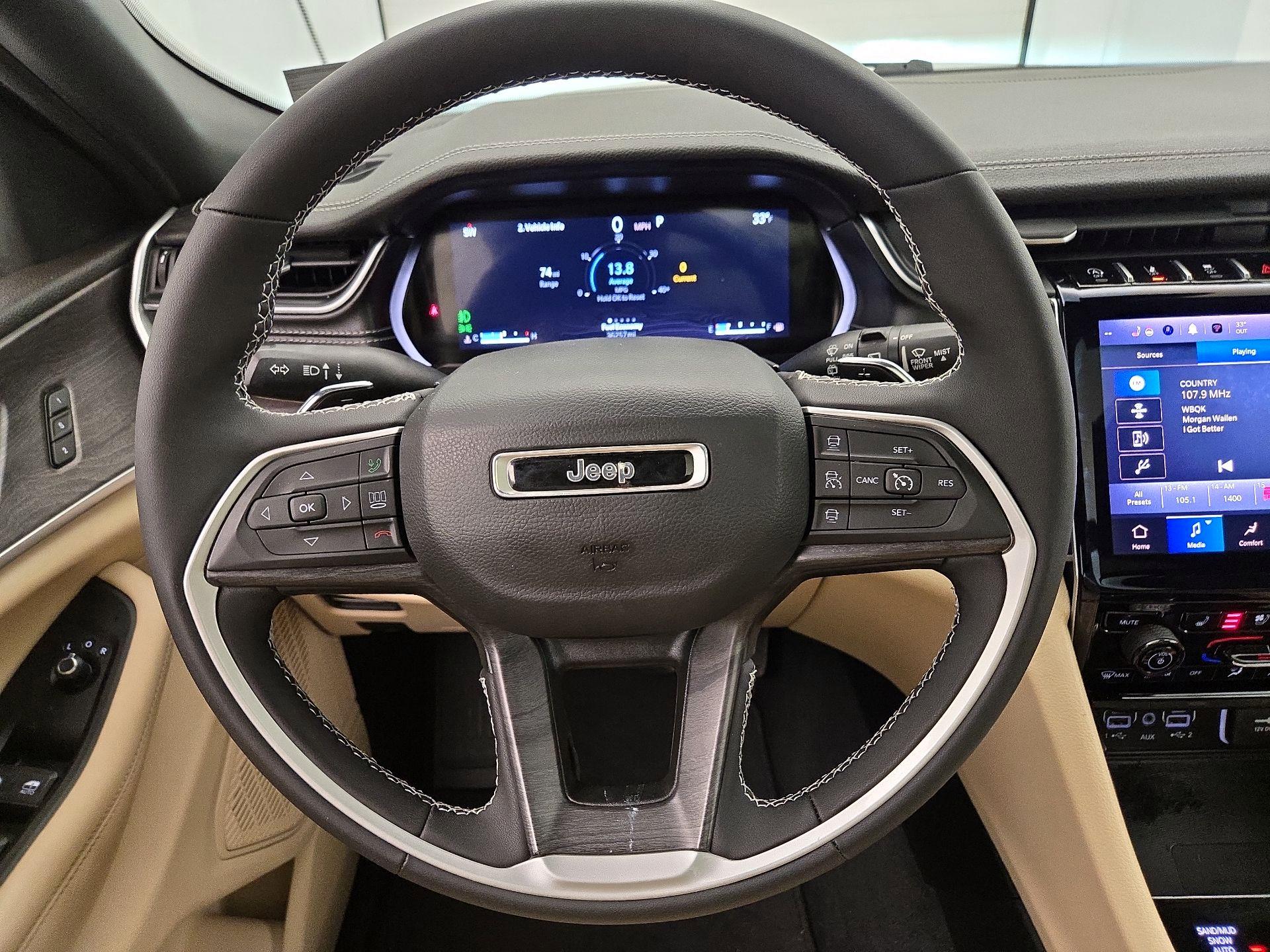 Thumbnail: 2023 Jeep Grand Cherokee - 10