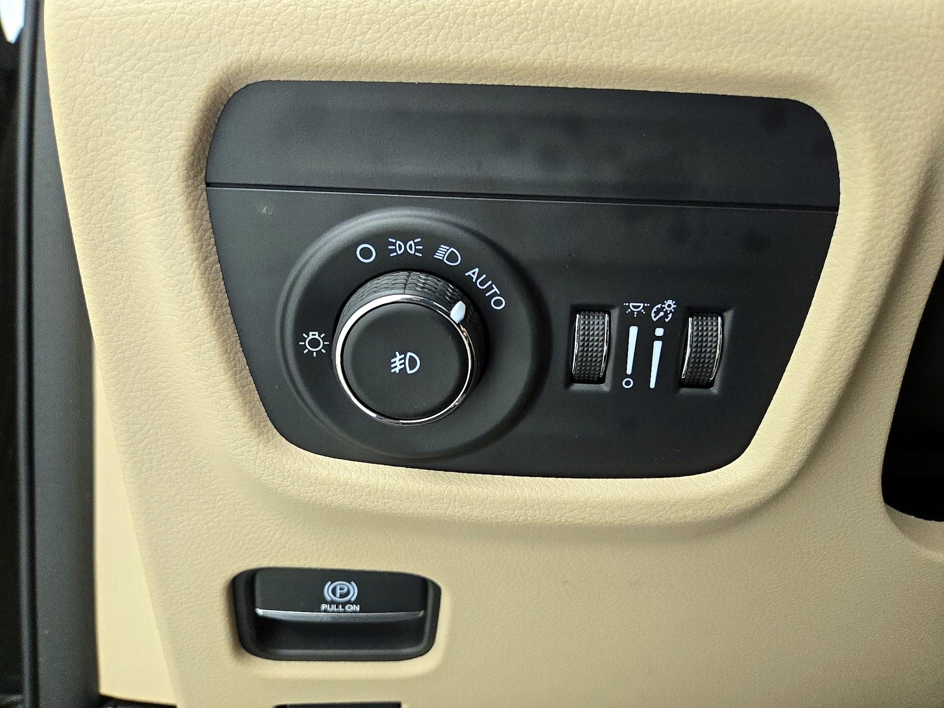 Thumbnail: 2023 Jeep Grand Cherokee - 13