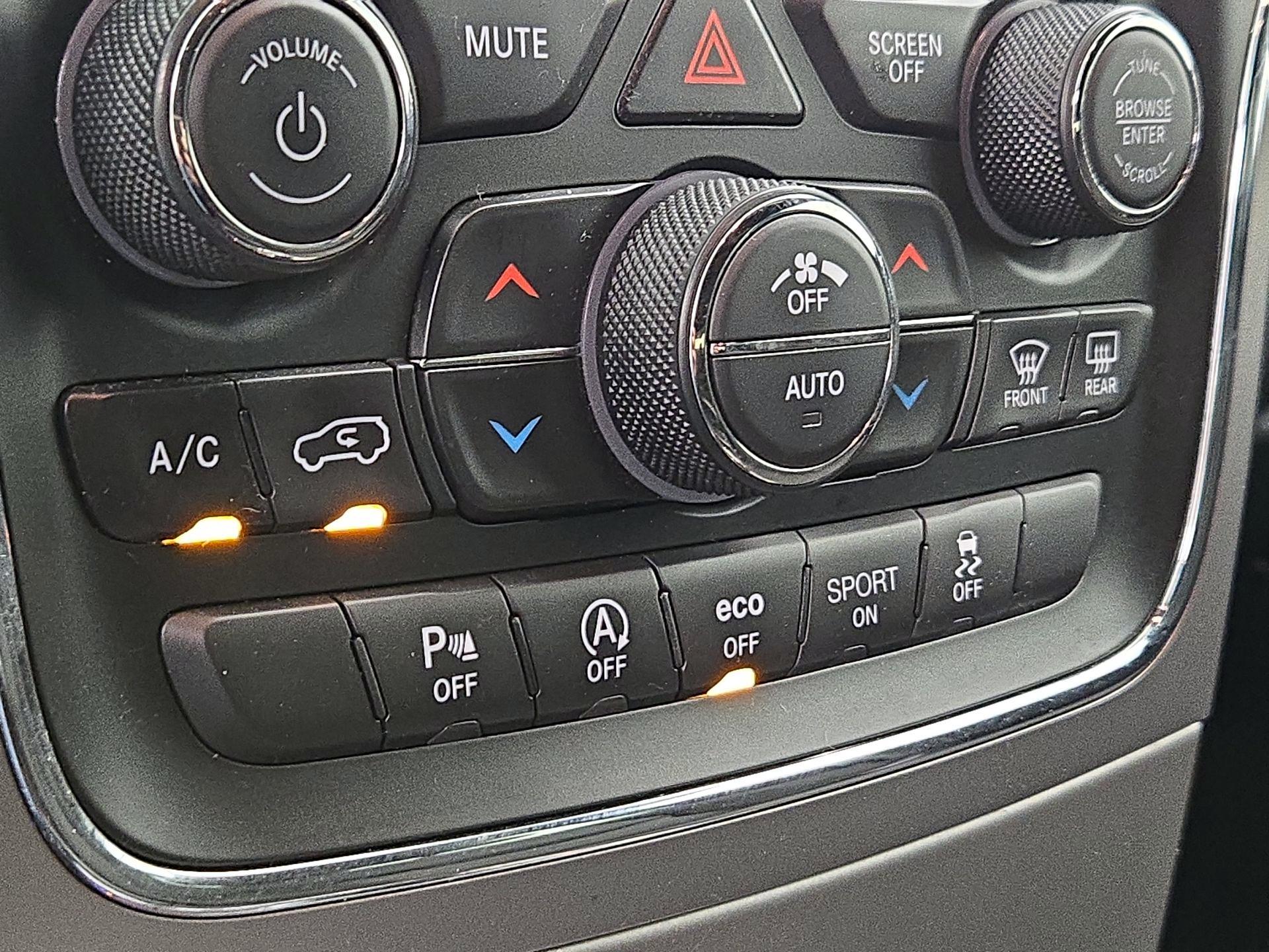 Thumbnail: 2021 Jeep Grand Cherokee - 16