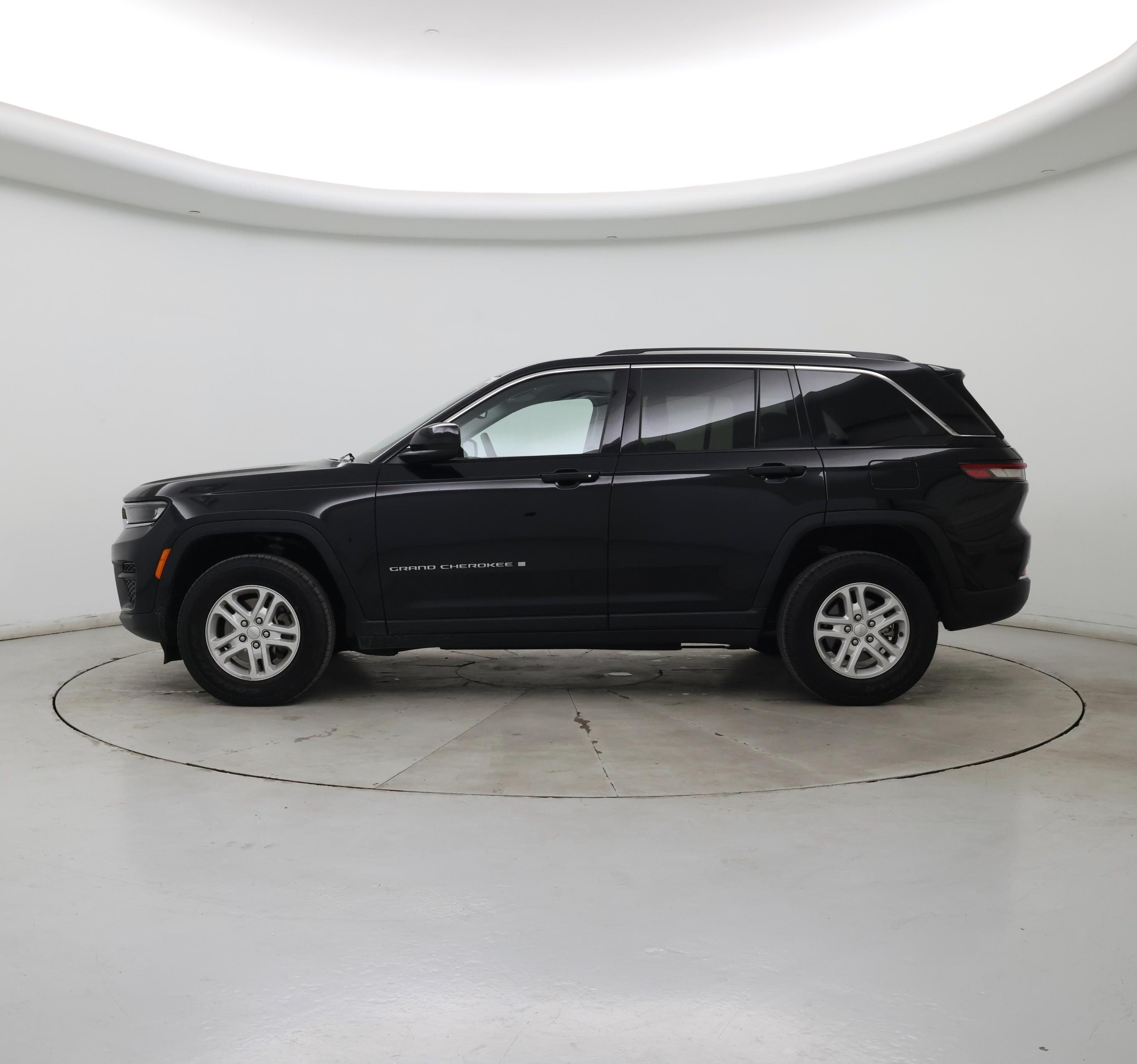 Thumbnail: 2023 Jeep Grand Cherokee - 3